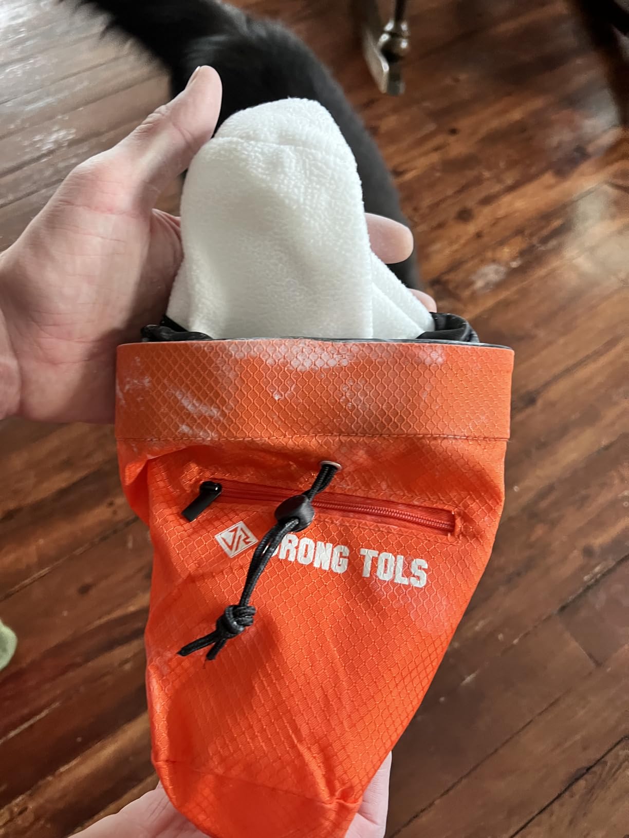 Chalk Bag for Rock Climbing Bouldering, Sealable Drawstring Closure, Capacious Zippered Pocket Athletic Chalk Bag with Waist Belt for Weightlifting, Gymnastics, Crossfit (Black/Orange) customer photo 1