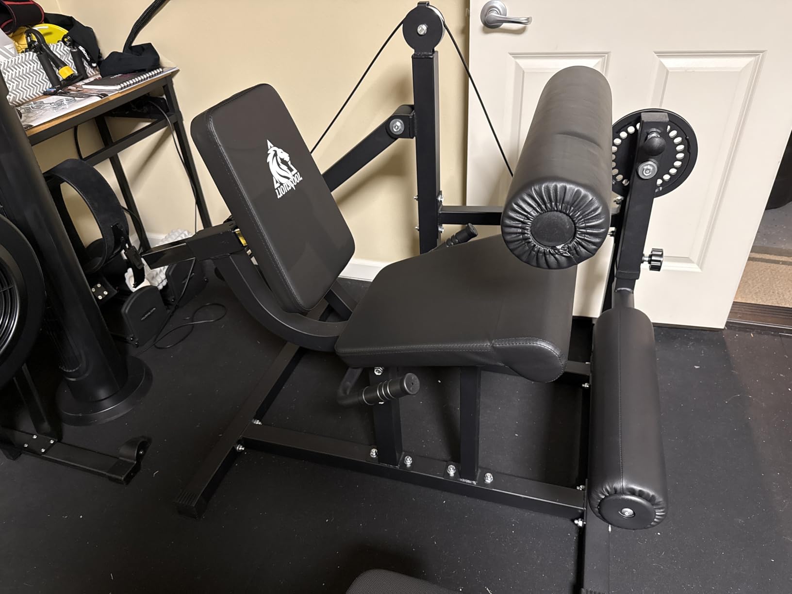 LIONSCOOL Leg Extension and Curl Machine, 600lbs Adjustable Seated Leg Extension and Hamstring Curl Bench, 2