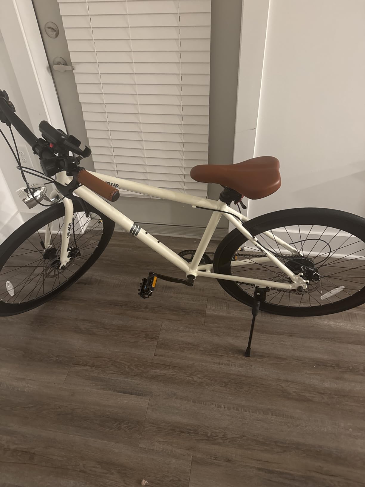 VIRIBUS Hybrid Bikes, 28 inch Mens Hybrid Bicycle 7 Speed with Lightweight Aluminum Frame & Disc Brakes, 700C Retro Vintage Adult Bike for Tall Men & City Commuters customer photo 1