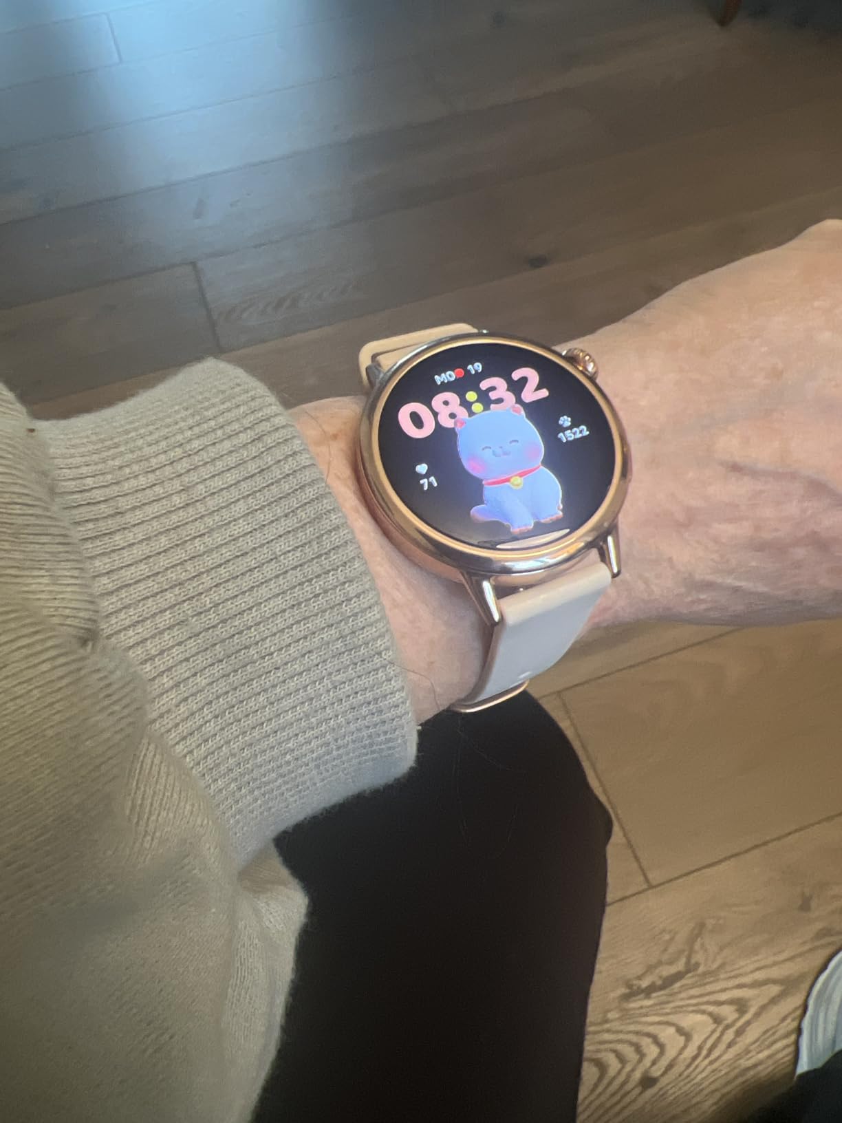 TOOBUR Petite Smart Watch for Women Small Wrist, 37 mm AMOLED Smartwatch, Compatible with Android and iOS, Fitness Tracker with Step/Sleep/HR Monitor, Elegantly Boxed, Pretty Gift for Women, Beige customer photo 1