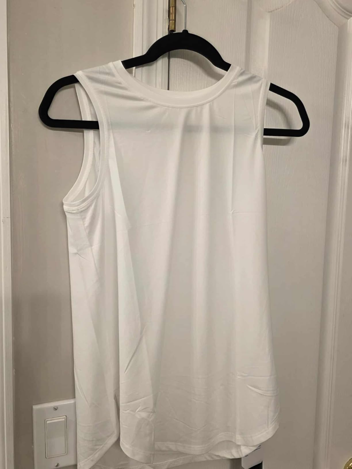 PINSPARK Workout Tops for Women Sleeveless Athletic Tank Tops UPF 50+ Running Tanks with Side Slits Loose Fit Gym Yoga Shirt customer photo 2