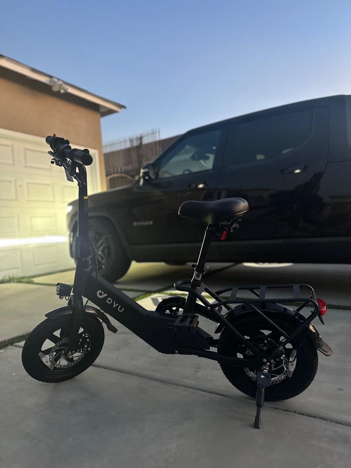 DYU Electric Bike for Adults Teens, Folding Electric Bicycle,Commuter City E-Bike with 350W Motor and 36V 7.8Ah Battery,3 Levels Assist, Dual Disc Brakes customer photo 1