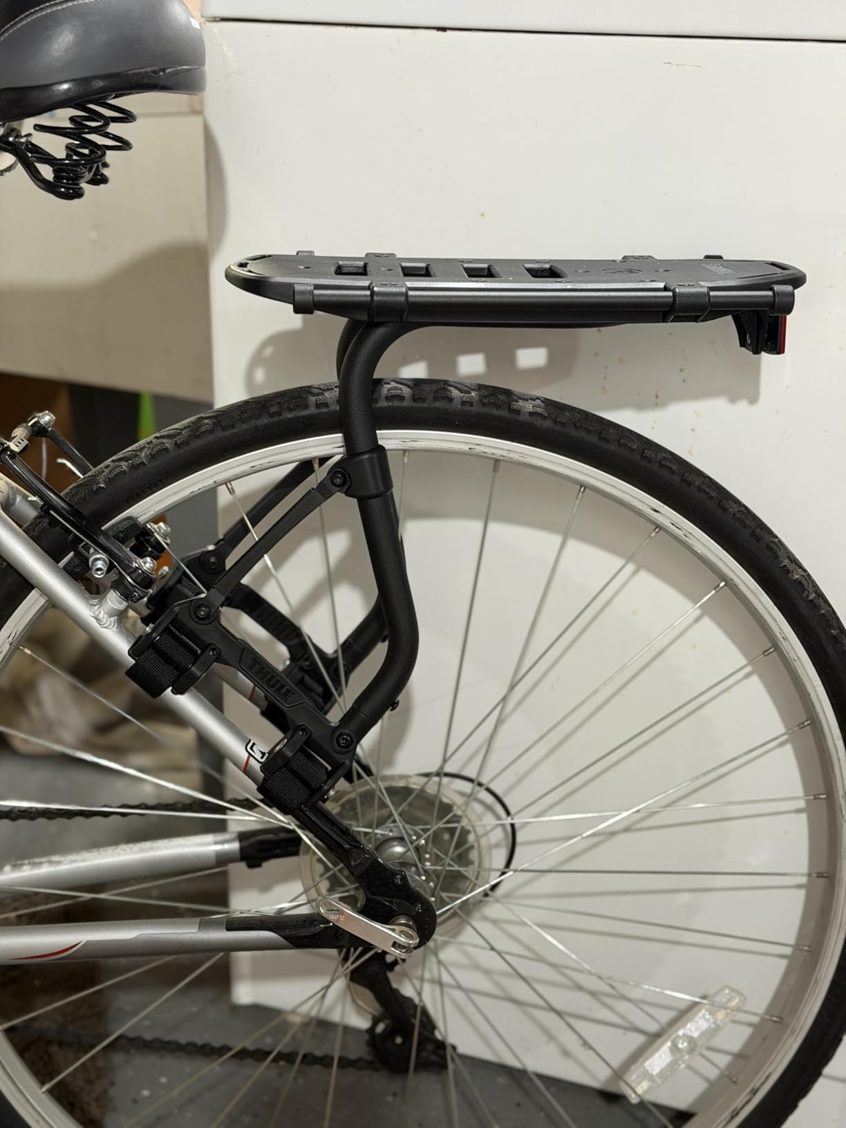 Thule Tour Rack, 25lb Capacity, Fits 29 X 2.6 Tires, Fits Most Bikes, MTB customer photo 2