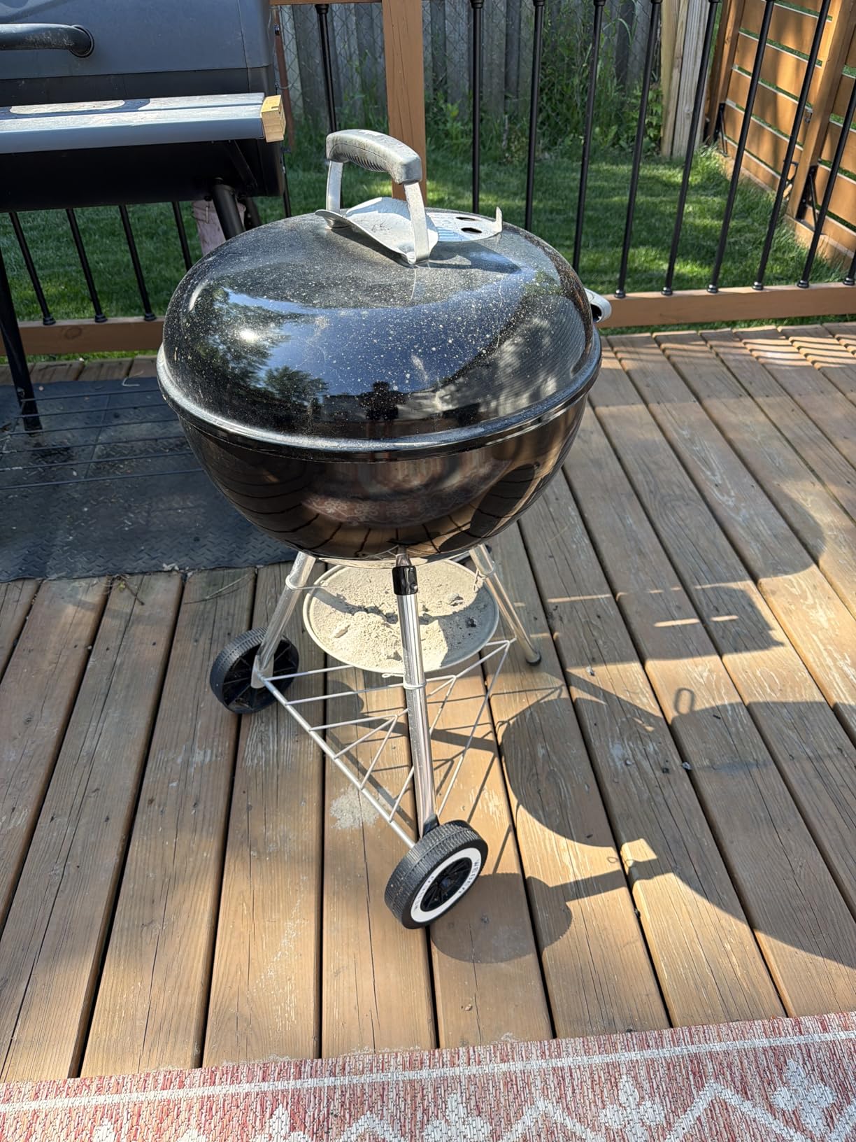 Weber Original Kettle Charcoal Grill, 18-Inch, Black - Classic Outdoor BBQ Grill with One-Touch Cleaning System & Precise Temperature Control Dampers customer photo 1
