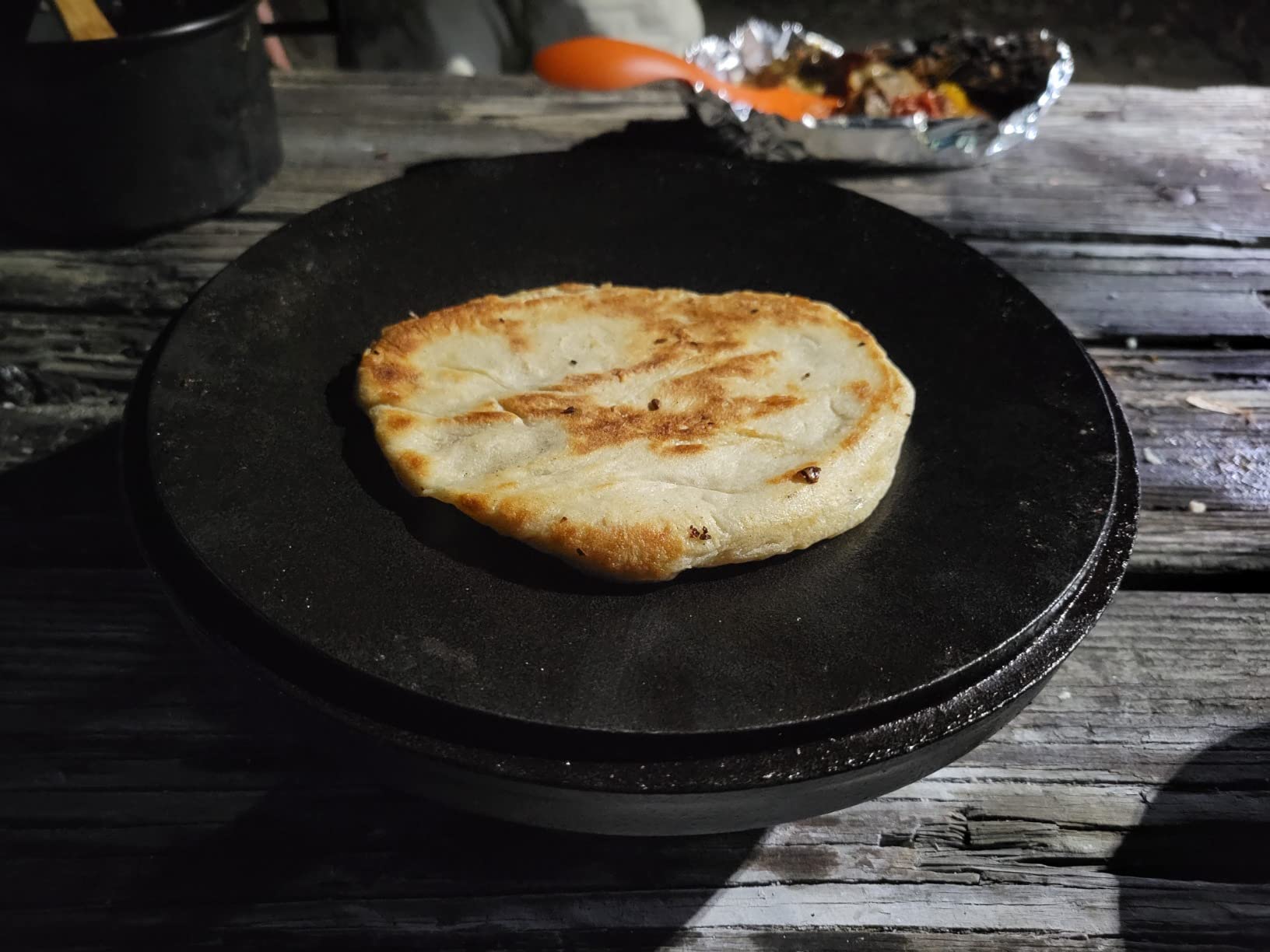 Lodge Seasoned Cast Iron Camp Dutch Oven with Lid - 8 Quart - Dual Handles - Seasoned Cast Iron Cookware with Steel Handle & Strong Lid for Heavy- Duty Camping Cookware customer photo 1