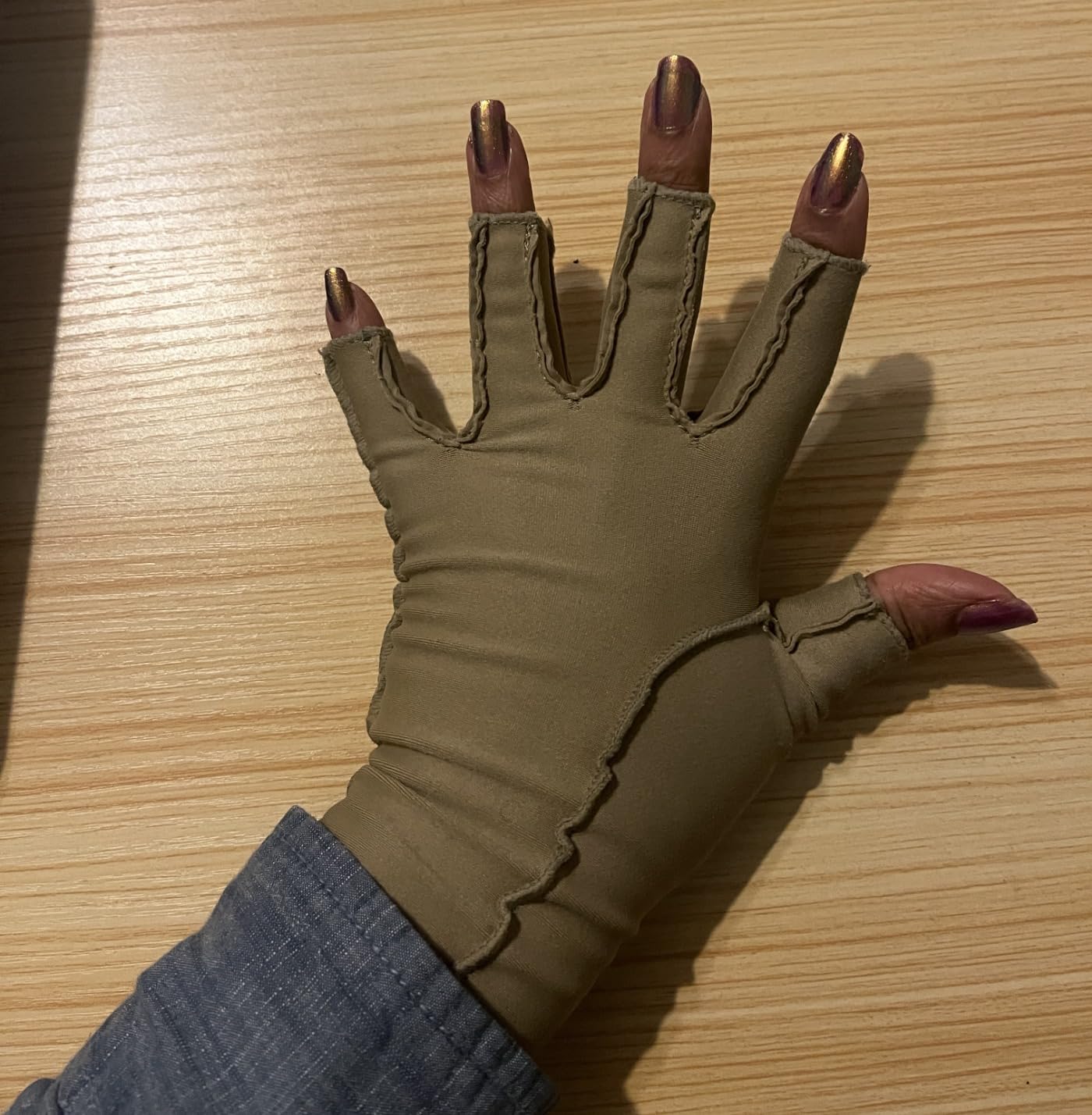 isotoner Women & Men Arthritis Compression Rheumatoid Pain Relief Gloves for joint support with Open/Full finger design customer photo 1