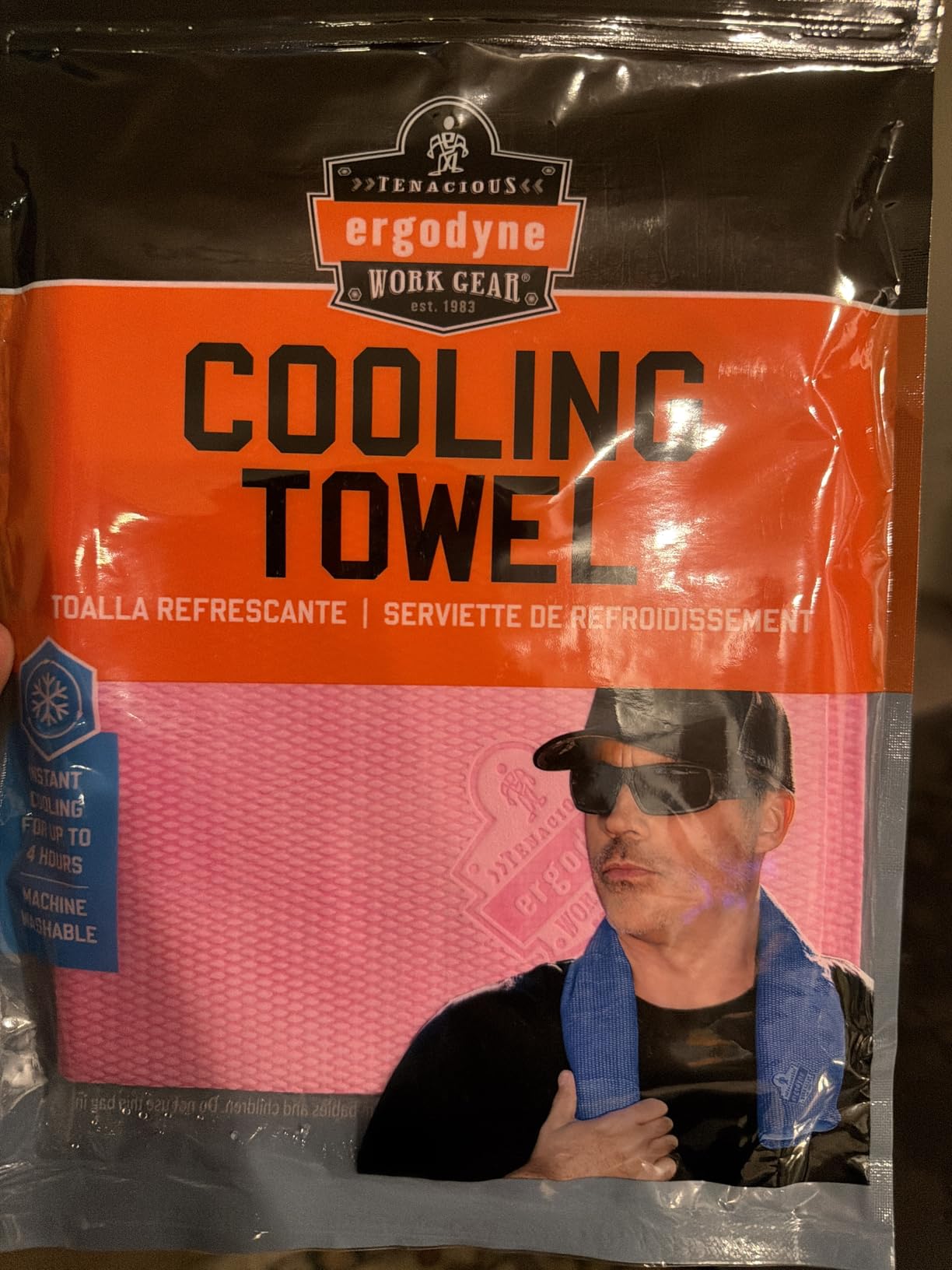 Ergodyne Chill-Its 6602 Evaporative Cooling Towel, Blue 13 inches x 29.5 inches customer photo 1