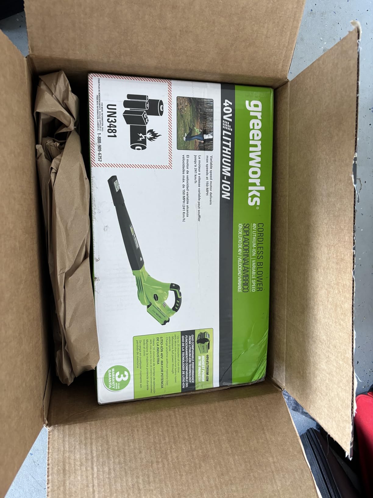 Greenworks 40V Leaf Blower/Sweeper, 150 MPH / 135 CFM, Lightweight, Quiet, with 2.0 Ah Battery and Charger customer photo 1