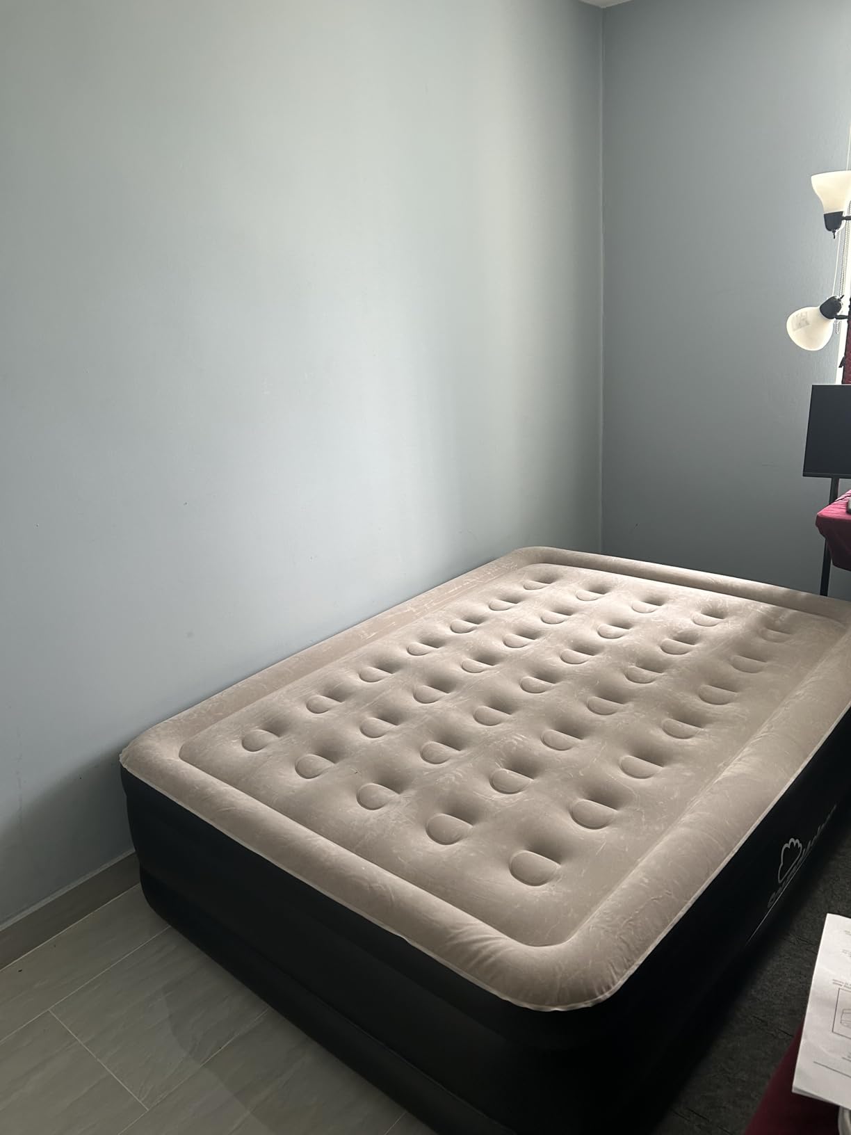 SoundAsleep Products Dream Series Luxury Air Mattress, ComfortCoil Technology, Built-in High Capacity Pump for Home, Camping- Double Height, Adjustable, Inflatable Blow Up, Portable (Queen Size) customer photo 2