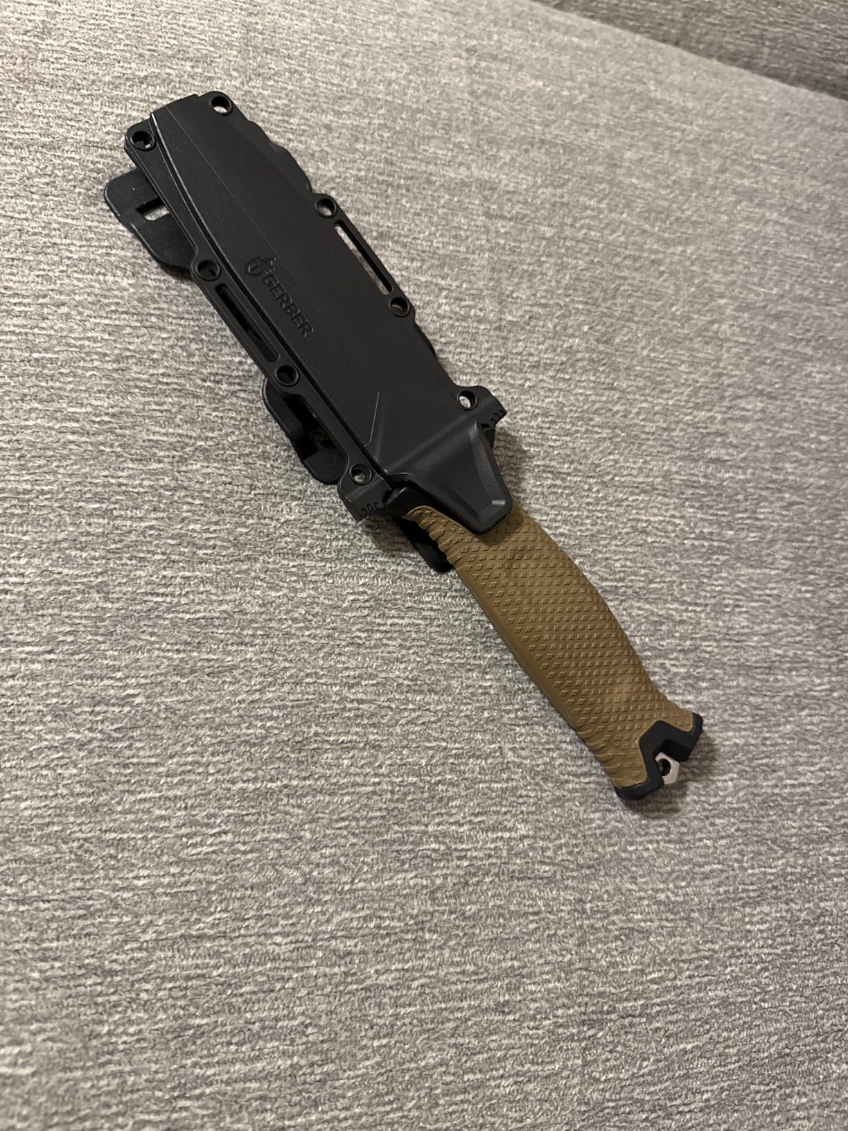 Gerber Gear StrongArm Fixed Blade Knife - Tactical Survival Knife for Camping & Hunting - Made in USA - Plain Edge - Black customer photo 2