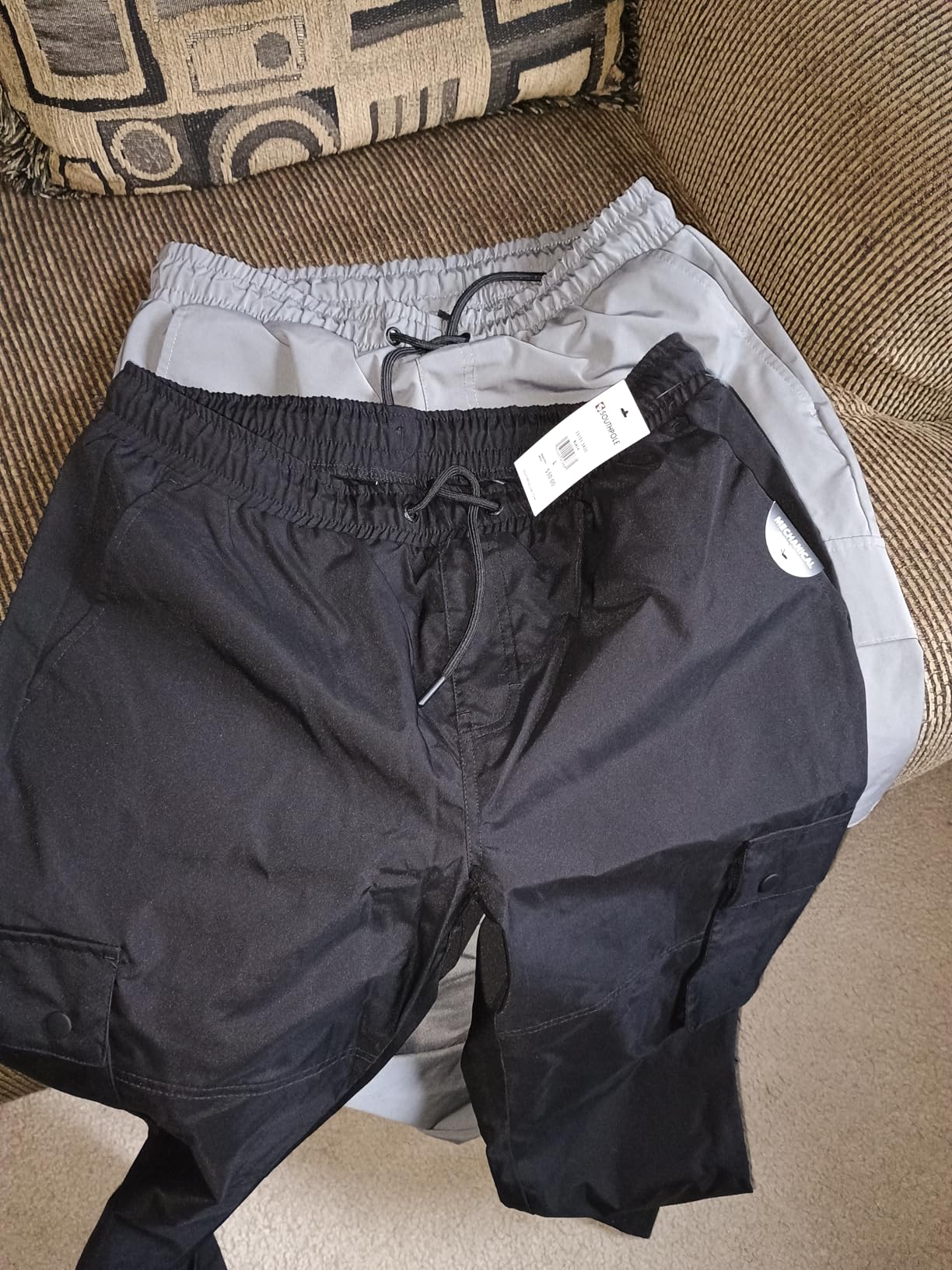 Southpole Men's Basic Active Cargo Jogger Pants, Fleece & Tech Woven Nylon customer photo 1