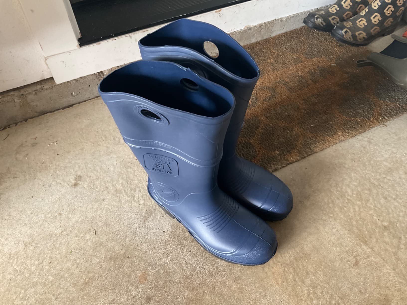 DUNLOP Durapro Steel Toe - Work Boots for Men & Women - Waterproof Safety Boots with Tall Shaft - Chemical and Slip Resistant - Made from PVC customer photo 2
