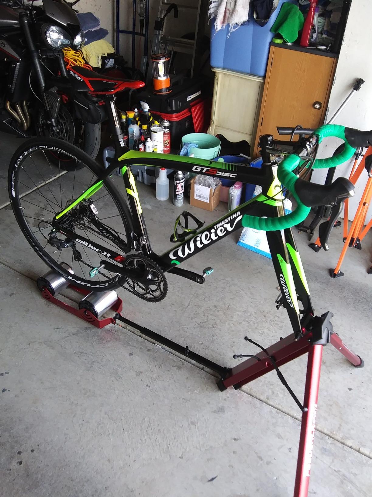 FEEDBACK SPORTS | Omnium Lightweight and Portable Bike Trainer | for 16