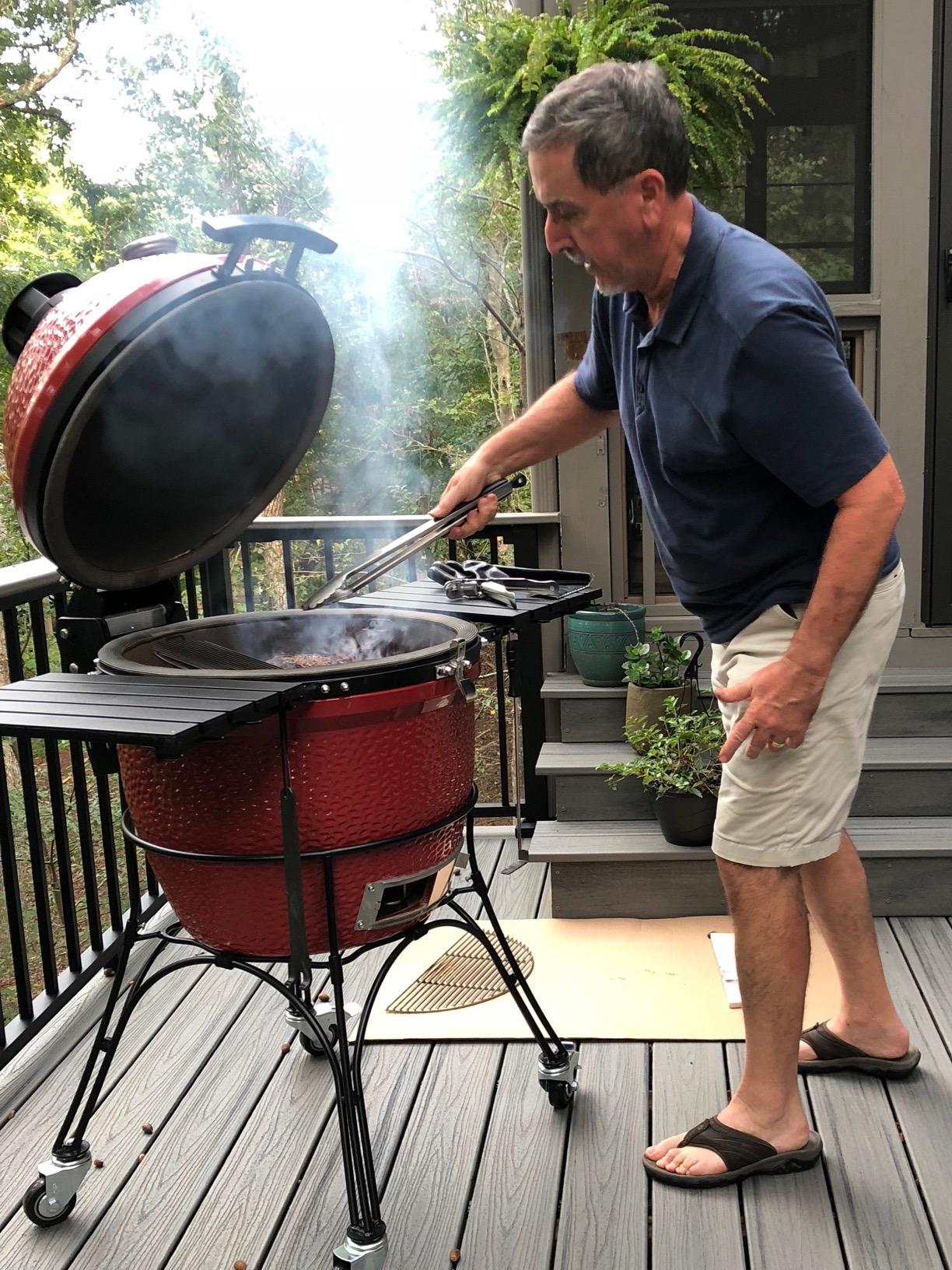 Kamado Joe Classic Joe Series II 18-inch Ceramic Charcoal Grill and Smoker with Cart, Side Shelves, Stainless Steel Grates and 250 Cooking Square Inches customer photo 1
