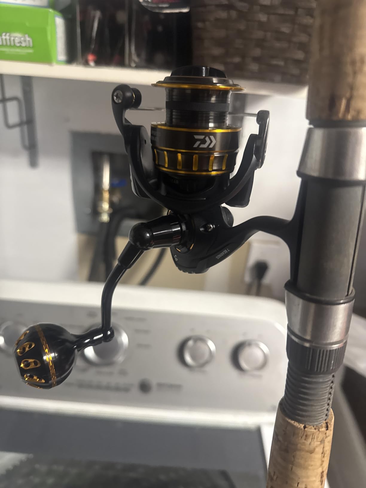 Daiwa BG2500 BG Saltwater Spinning Reel, 2500, 5.6:1 Gear Ratio, 6+1 Bearings, 33.20