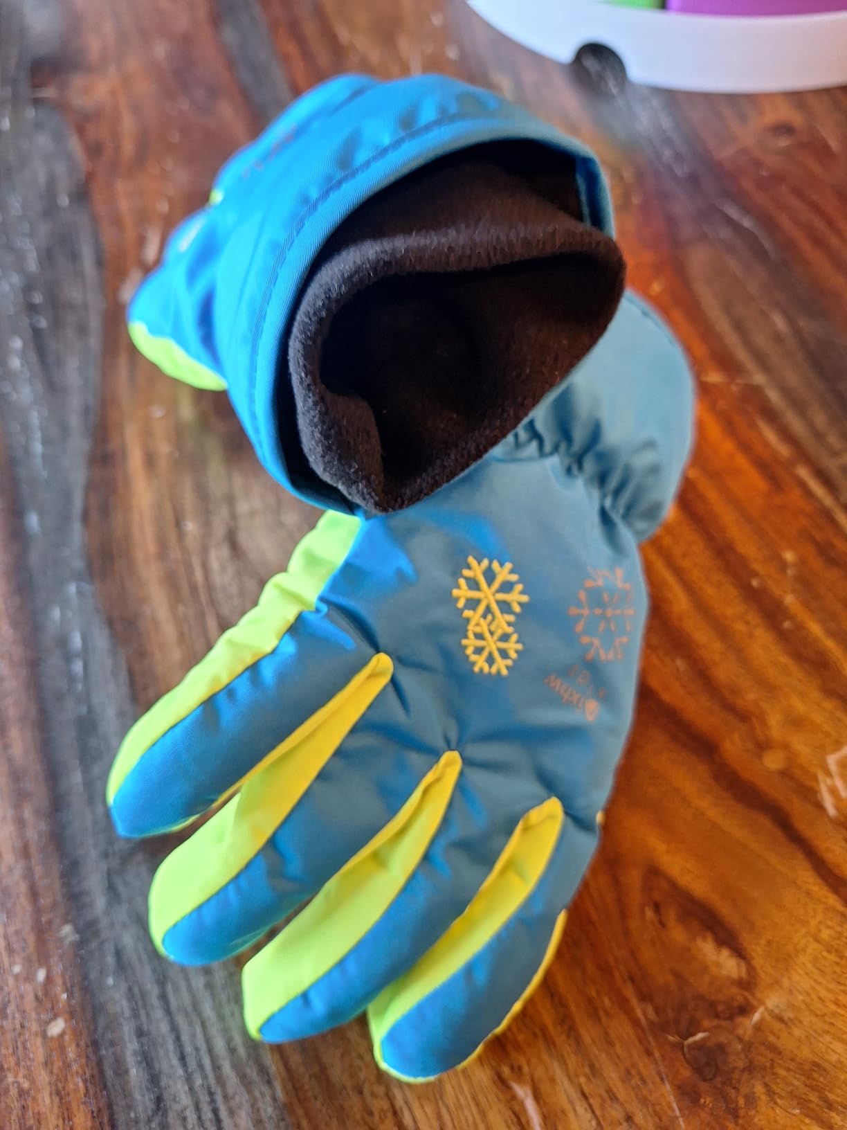TRIWONDER Kids Ski Snow Gloves Water-Resistance Windproof Winter Cold Weather Gloves for Boys Girls Warm Thermal Snowboard Mittens customer photo 2