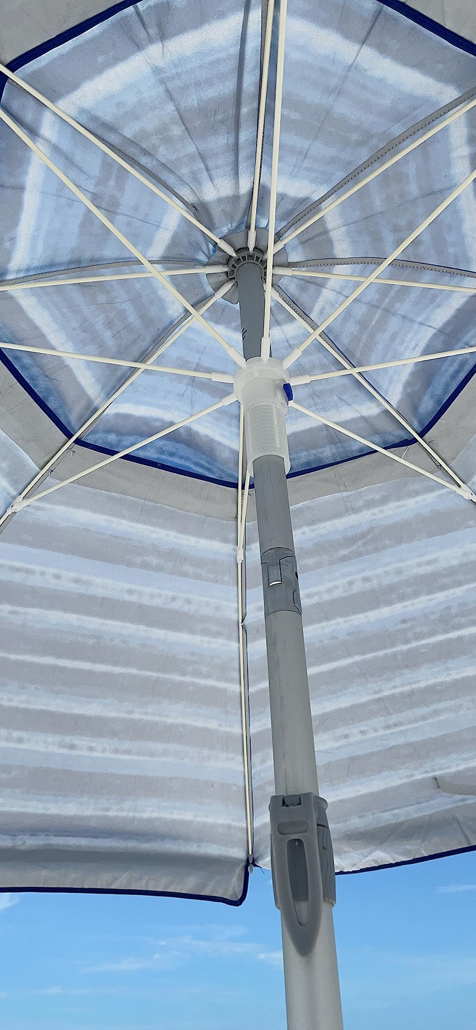 Tommy Bahama Sand Anchor 7 feet Beach Umbrella with Tilt and Telescoping Pole (Blue/White) customer photo 2