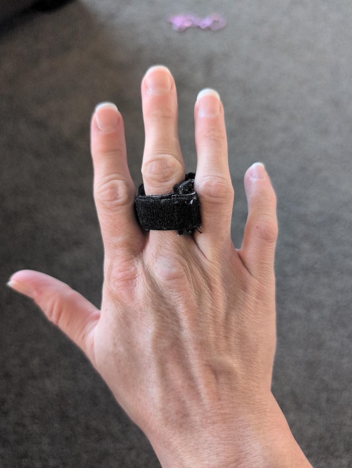 Vive Trigger Finger Splint - Support Brace for Middle, Ring, Index, Thumb and Pinky - Straightening Curved, Bent, Locked Stenosing Tenosynovitis Tendon Lock Release Knuckle Stabilizer - HSA/FSA customer photo 2