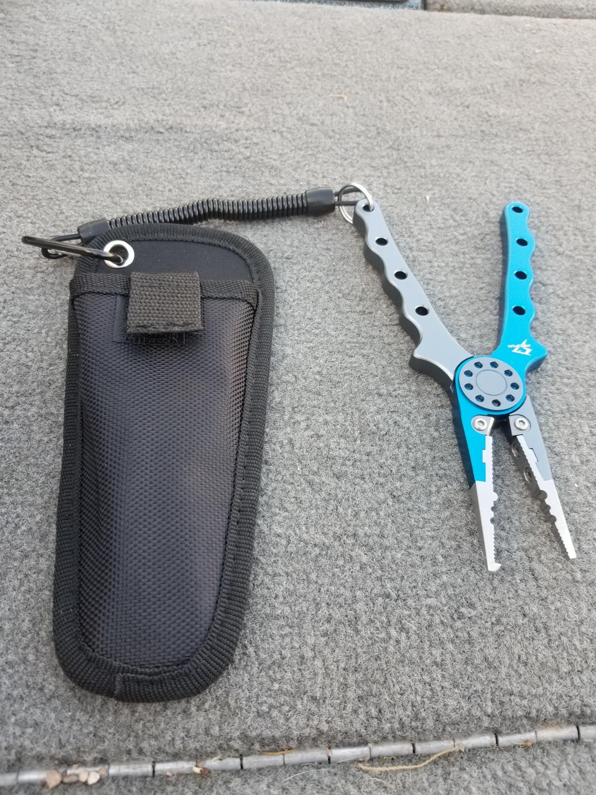 Piscifun Fishing Pliers, Saltwater Fishing Pliers with Split Ring, Fish Hook Remover, Corrosion Resistance Fly Fishing Pliers with Braid Cutters, Sheath and Lanyard, Fishing Gear Gifts for Men customer photo 1