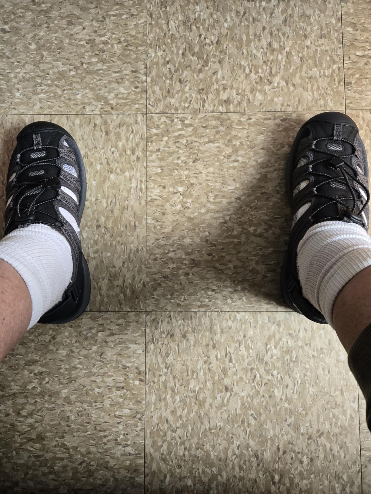 DREAM PAIRS Men's 160912-M-NEW Adventurous Summer Outdoor Sandals customer photo 2