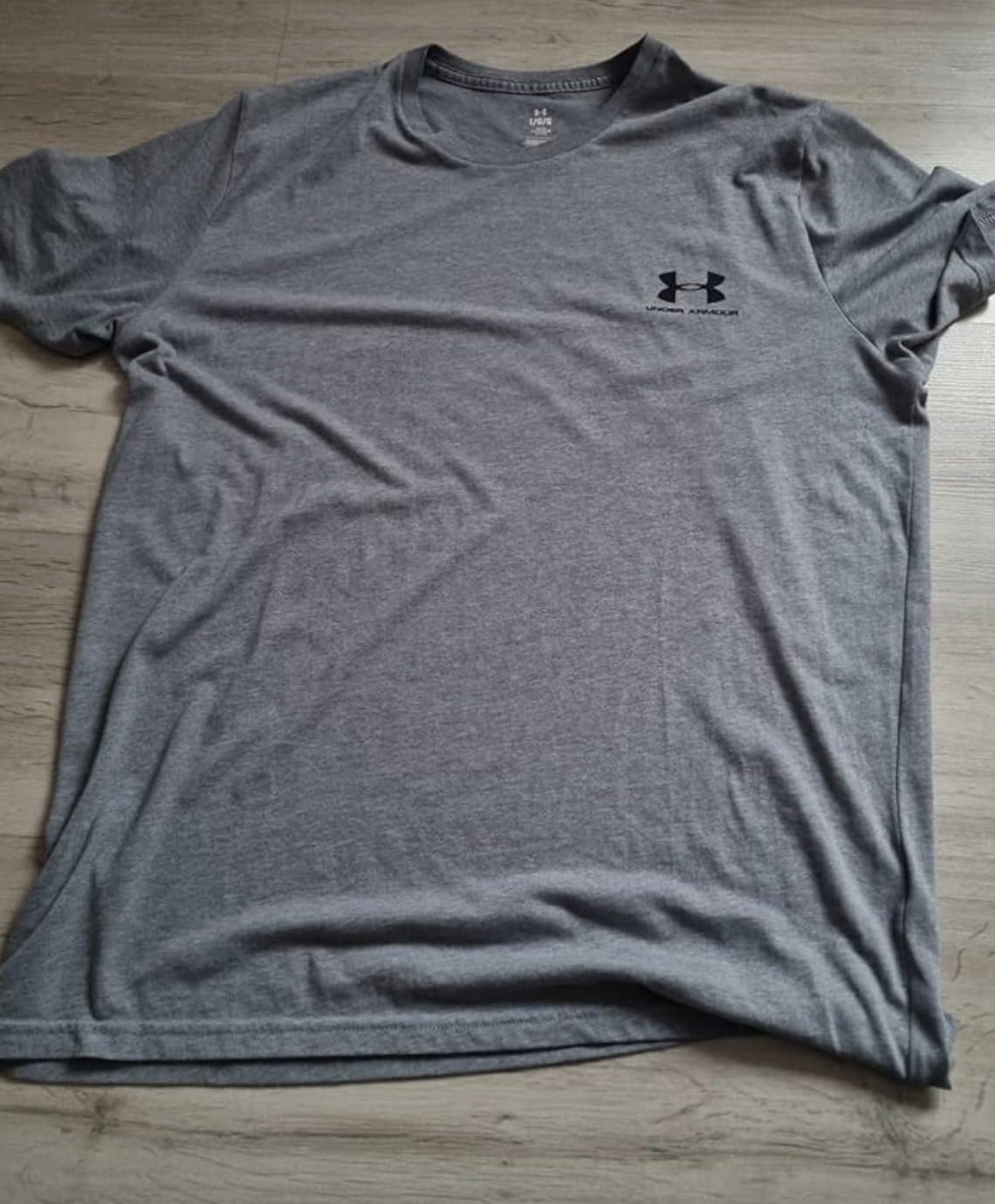 Under Armour Men's Sportstyle Left Chest Logo Short-Sleeve T-Shirt customer photo 1