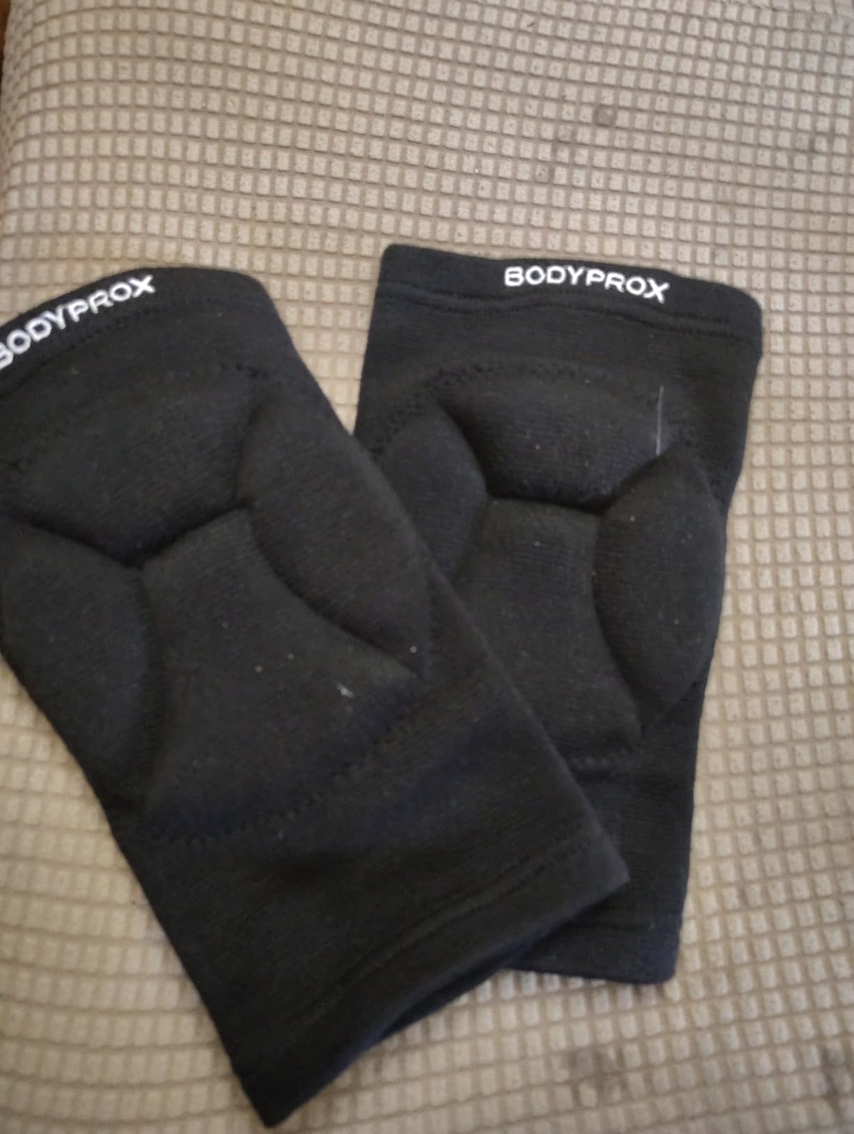 Bodyprox Volleyball Knee Pads for Junior Youth, 1 Pair Unisex (8-13 Years) customer photo 2