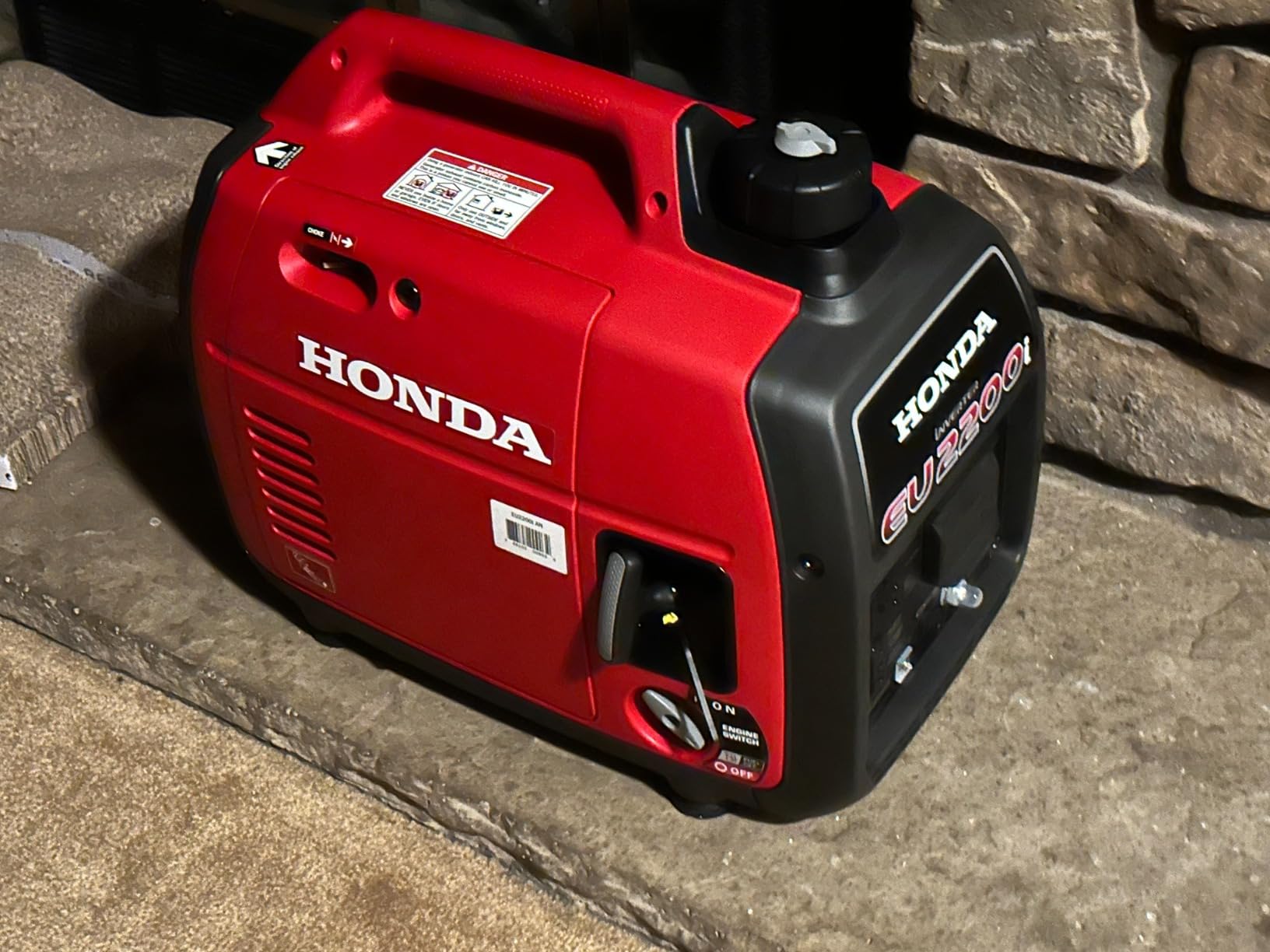 Honda EU2200i 2200 Watt Inverter Generator, Super Quiet 120V Gas Powered Portable Generator for Camping or Home Backup Power Supply, Up to 8.1 Hour Run Time customer photo 1