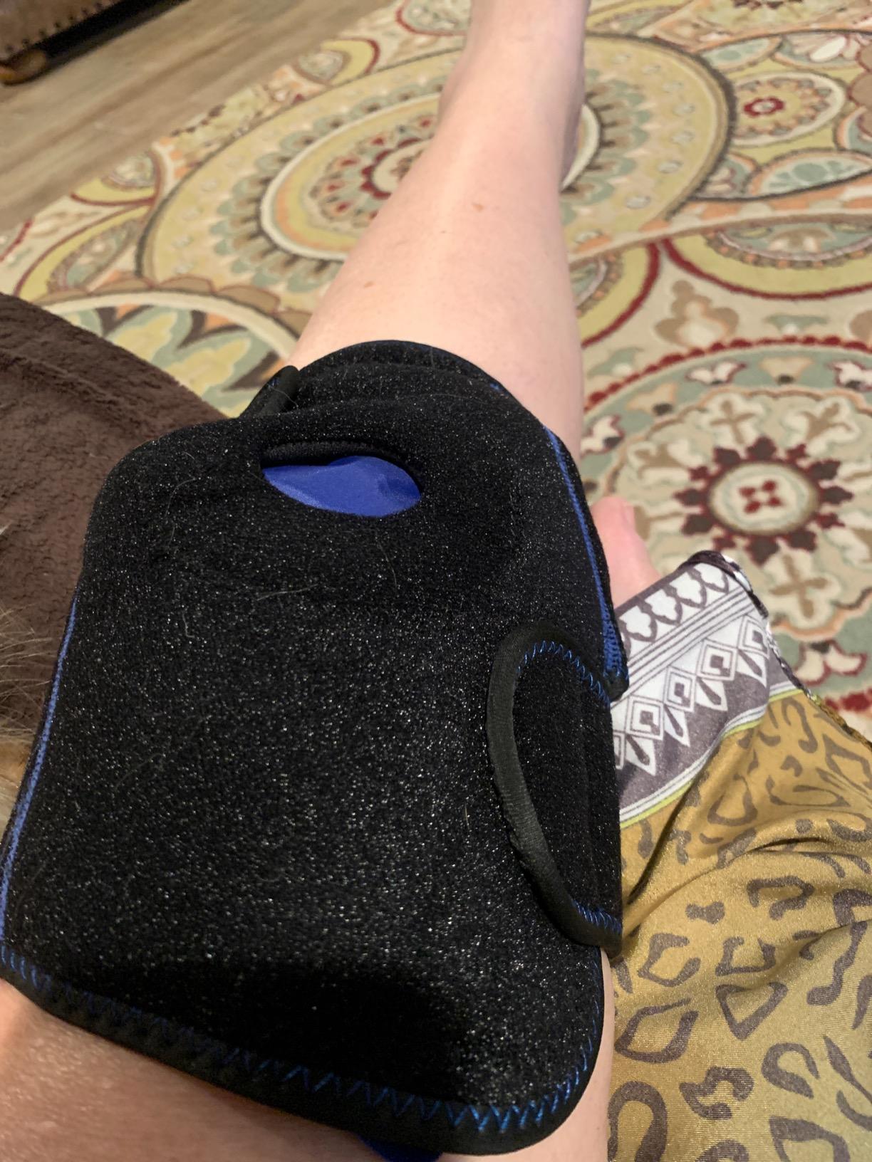ComfiLife Knee Ice Pack with Wrap Reusable Hot & Cold Therapy Gel Pack Adjustable Compression Support for Injuries, Pain, Surgery, Arthritis, Meniscus and More customer photo 1
