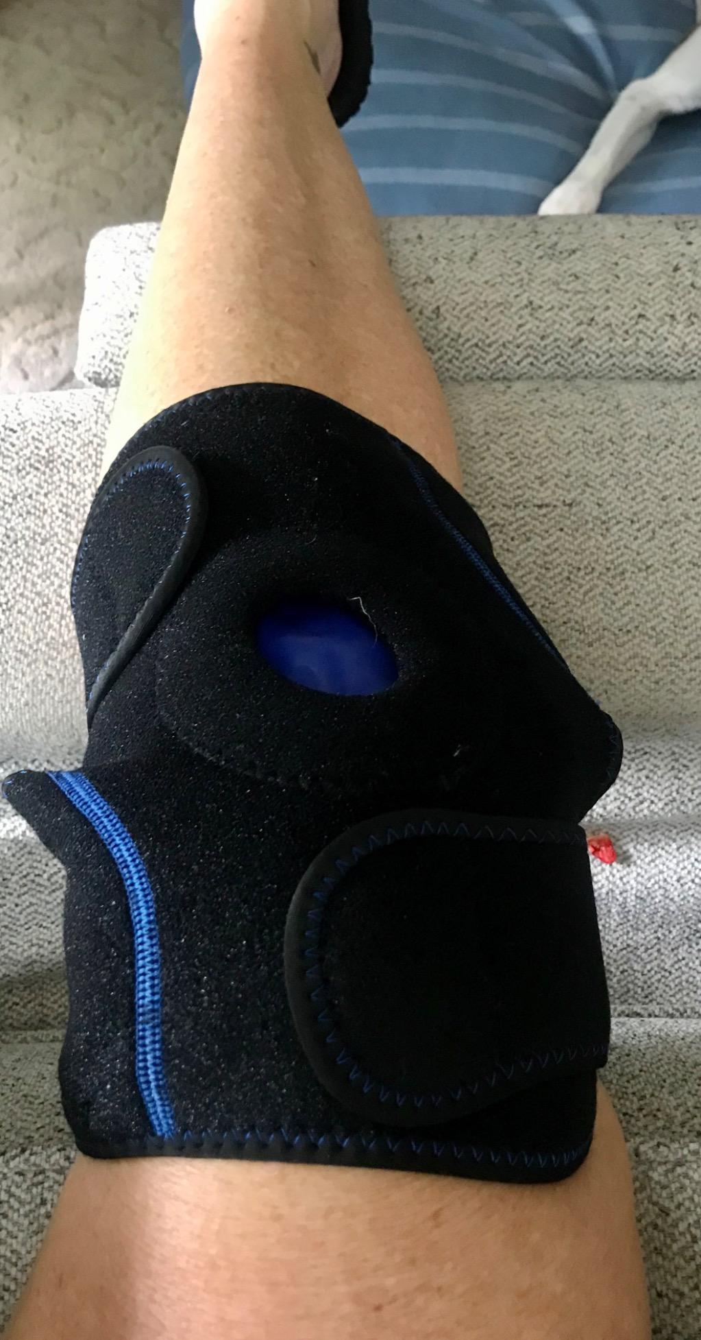 ComfiLife Knee Ice Pack with Wrap Reusable Hot & Cold Therapy Gel Pack Adjustable Compression Support for Injuries, Pain, Surgery, Arthritis, Meniscus and More customer photo 2