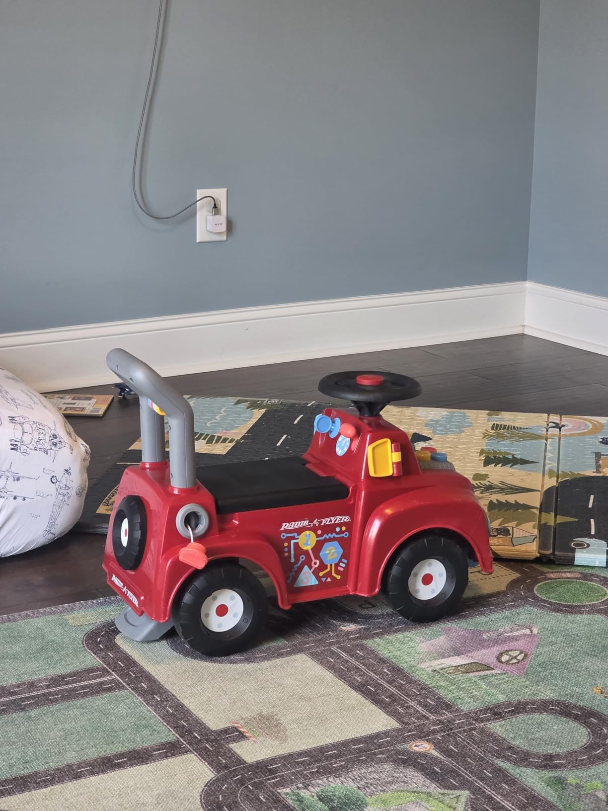 Radio Flyer Busy Buggy, for Toddlers 1-3, 3-in-1 Push Walker Ride On Car with 17 Sensory Activities, Anti-Tip Feature, Under-Seat Storage, Horn and Gears, 42 lb Capacity customer photo 1
