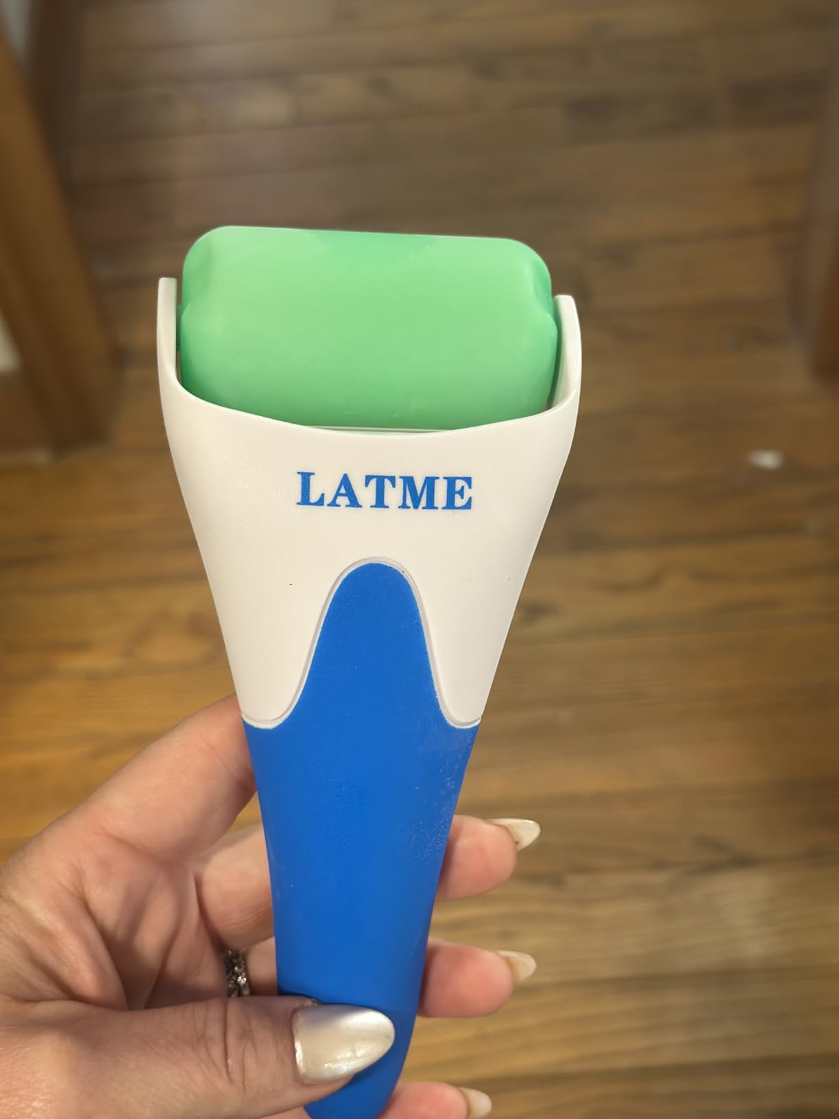 LATME Ice Roller for Face Eyes, Womens Gifts, Face Massager Roller Puffiness Migraine Pain Relief and Minor Injury (Green) customer photo 1