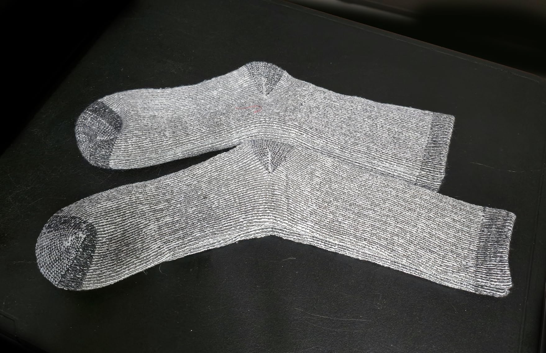 Alvada Merino Wool Hiking Socks Thermal Warm Crew Winter Boot Sock For Men & Women 3 Pairs customer photo 2