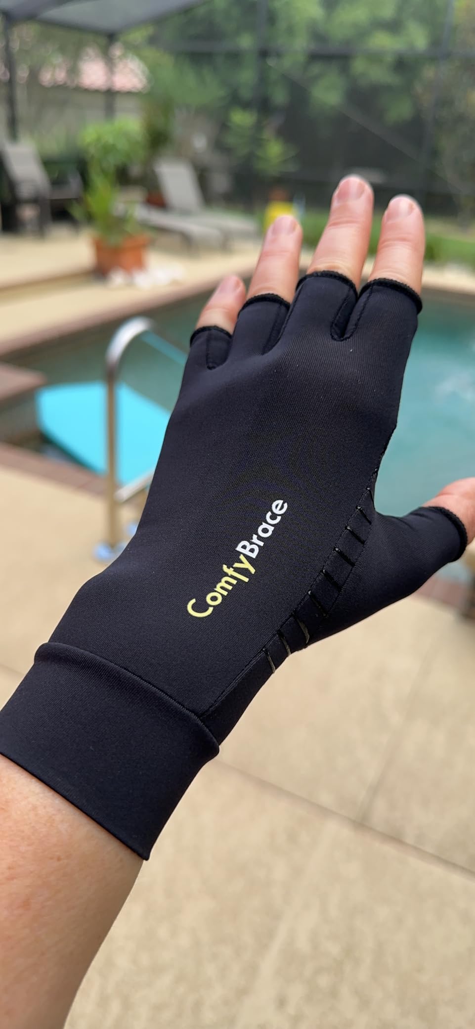 ComfyBrace Copper Infused Compression Arthritis Gloves for Hand & Finger Relief from pain/swelling caused by Rheumatoid Arthritis, Carpal Tunnel, Tendonitis and Poor Circulation, Fits Men & Women customer photo 2