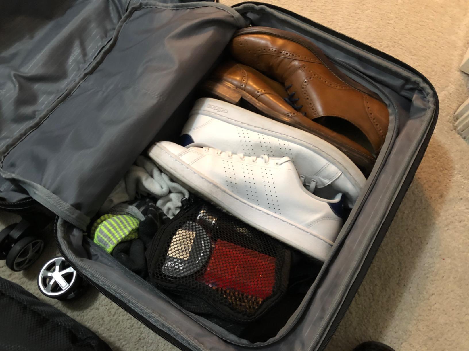 30-Inch Hardside Checked Spinner Luggage With TSA Lock, Lightweight Expandable Suitcase, Scratch-Resistant Surface, 8 Multi-directional Wheels, Black customer photo 2
