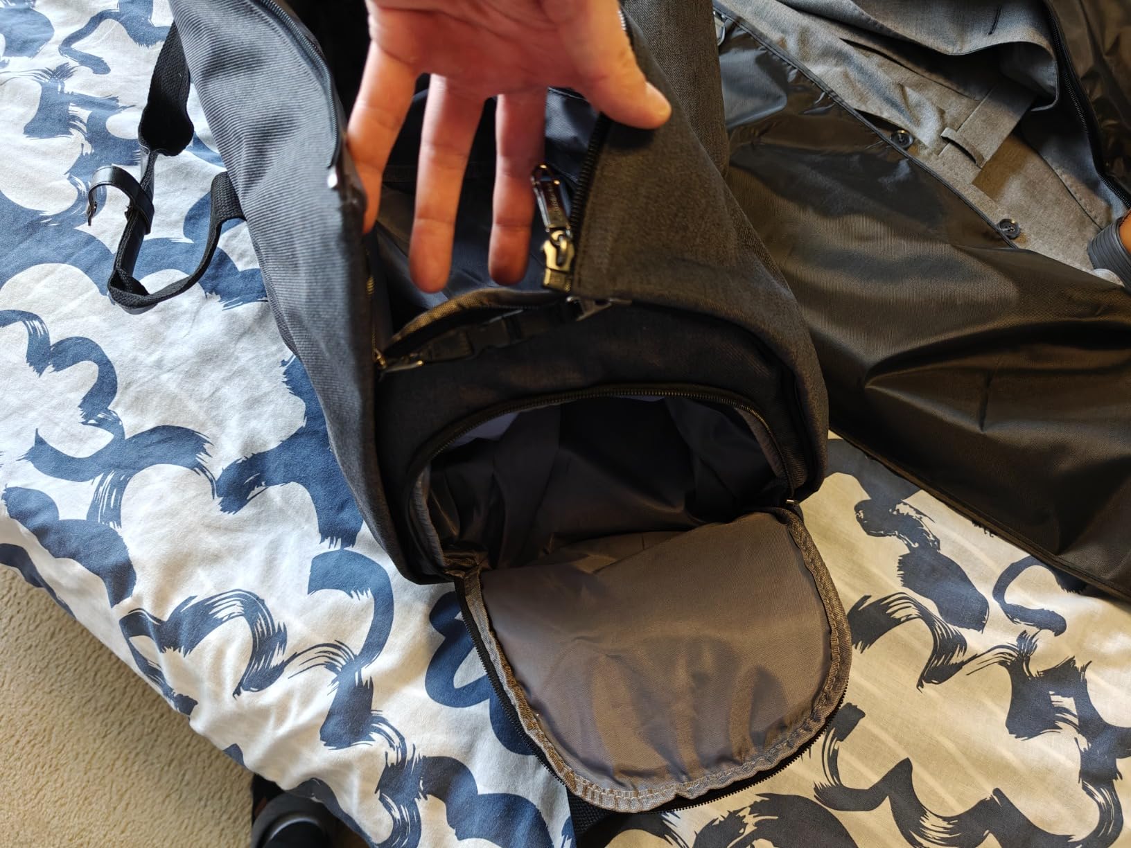 Convertible Garment Bag with Shoulder Strap, Carry on Garment Duffel Bag for Men Women - 2 in 1 Hanging Suitcase Suit Travel Bags, Black customer photo 2