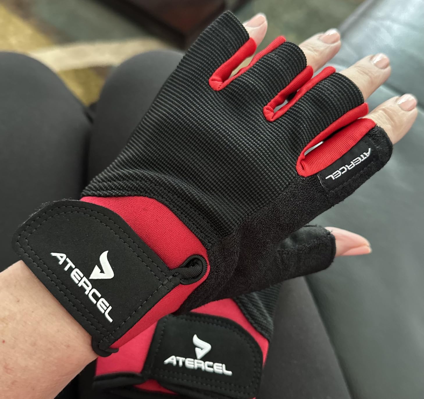 ATERCEL Workout Gloves for Men and Women, Exercise Gloves for Weight Lifting, Cycling, Gym, Training, Breathable and Snug fit customer photo 1
