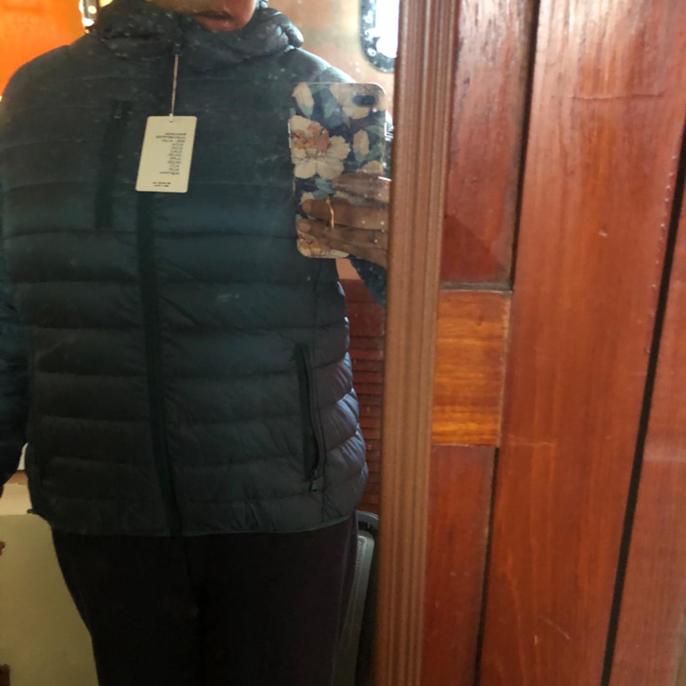Wantdo Women's Packable Down Jacket Lightweight Puffer Jacket Hooded Winter Coat customer photo 1
