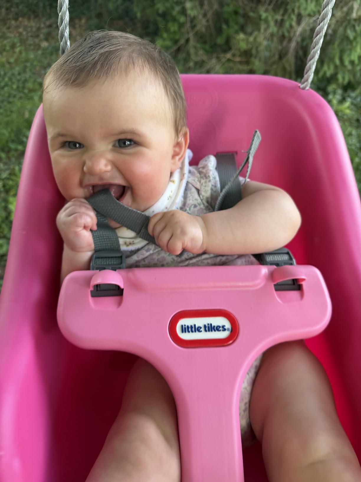 Little Tikes 2-in-1 Snug 'n Secure Swing, Magenta customer photo 2
