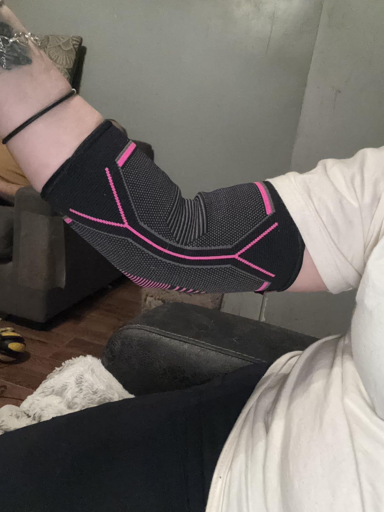 Kunto Fitness Elbow Brace Compression Support Sleeve for Tendonitis, Tennis Elbow, Golf Elbow Treatment - Reduce Joint Pain During Any Activity! customer photo 1