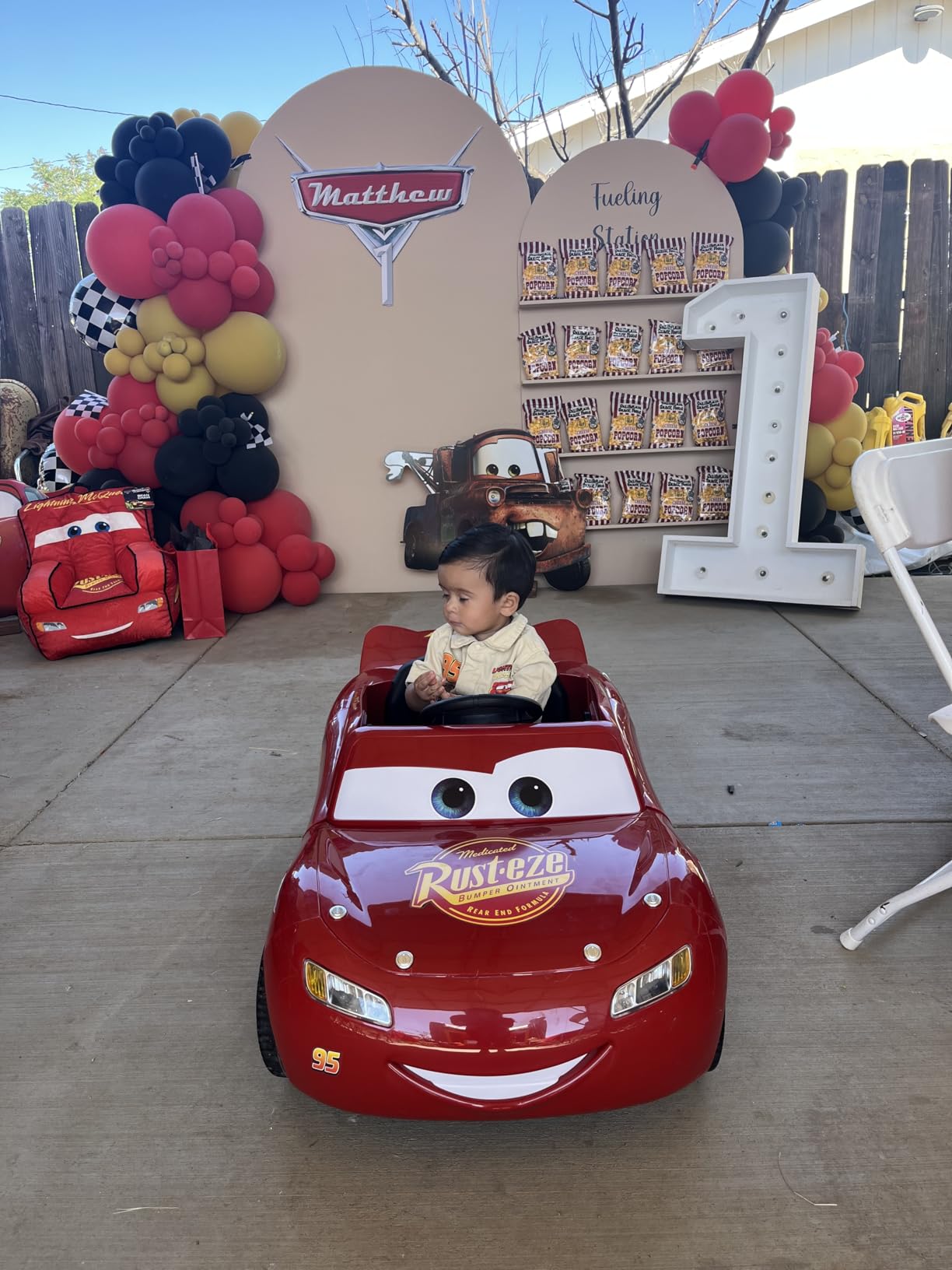 Huffy Cars Lightning McQueen 6V Ride-On Toy Car with Headlights & Engine Sounds, Foot Pedal Drive, Up to 2.5 MPH, Ages 3-7 customer photo 1