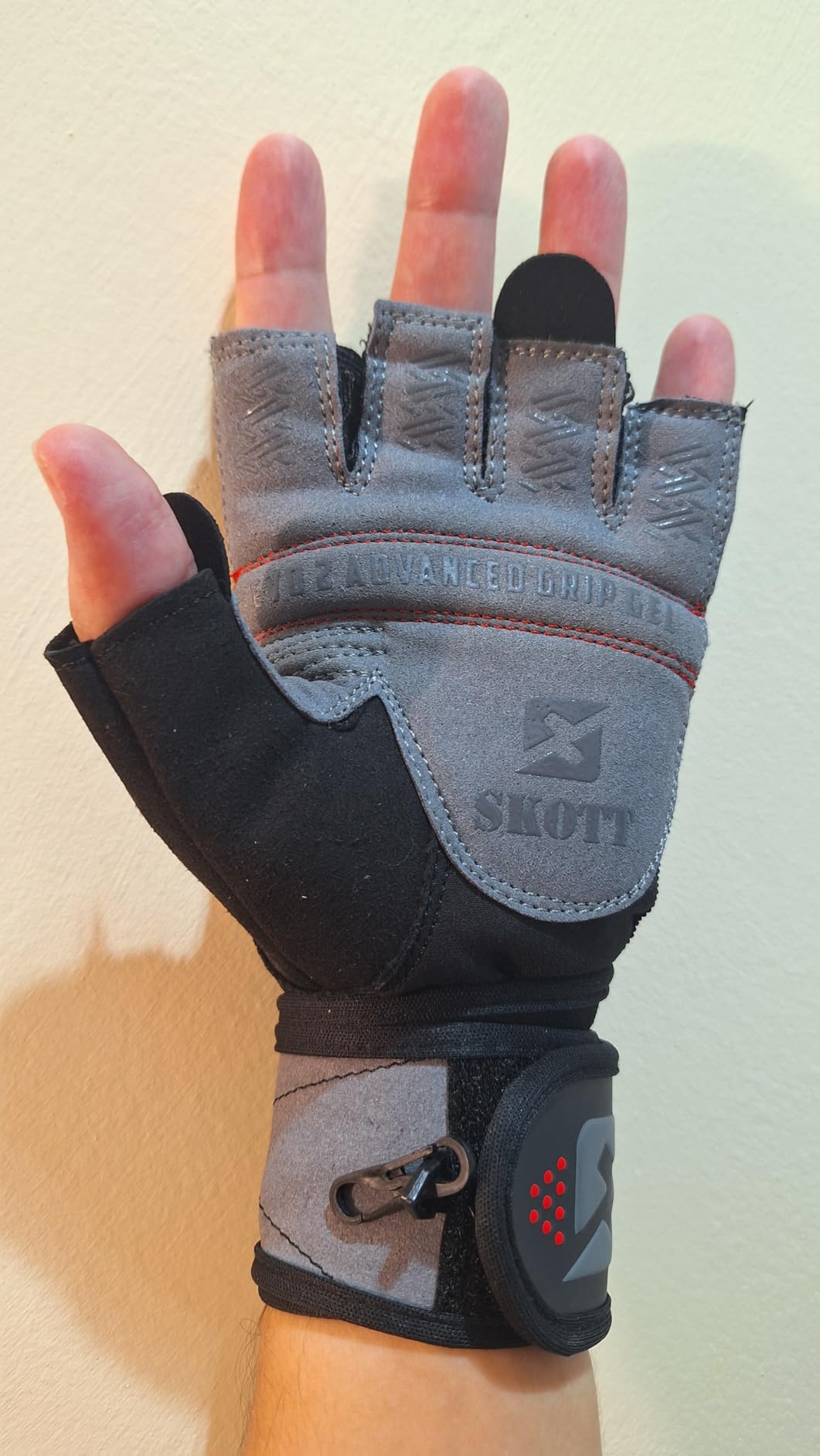 skott Evo 2 Weightlifting Gloves with Integrated Wrist Wrap Support-Double Stitching for Extra Durability-Get Ripped with The Best Body Building Fitness and Exercise Accessories customer photo 2