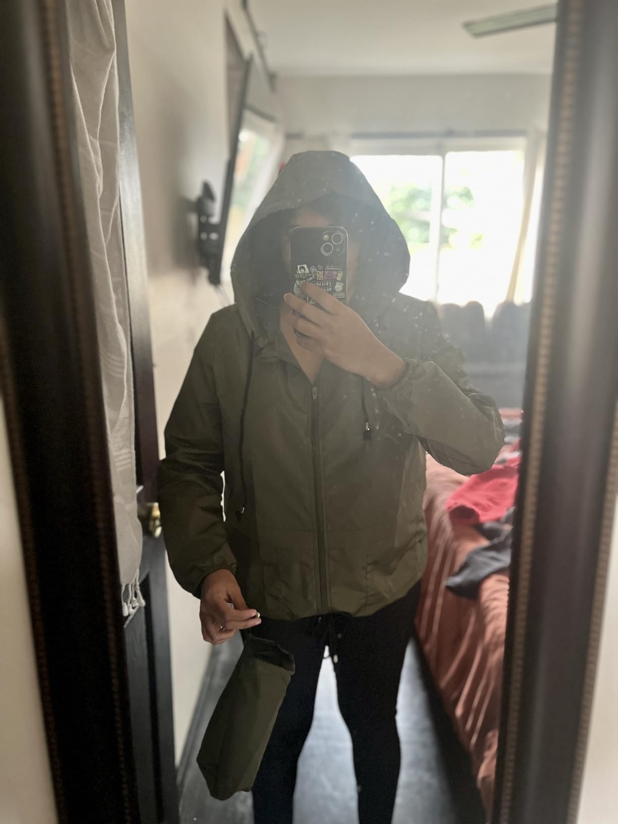 Avoogue Raincoat Women Lightweight Waterproof Rain Jackets Packable Outdoor Hooded Windbreaker customer photo 1