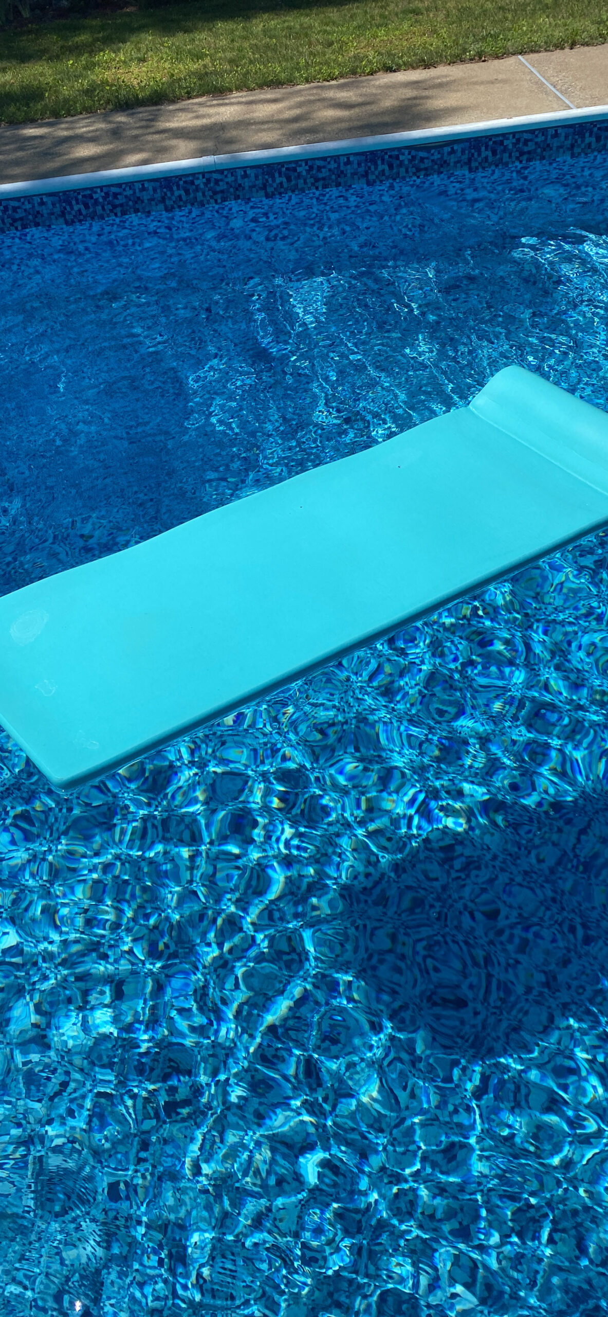 California Sun Luxury Vinyl-Dipped Pool Float with Built-in Pillow - Soft Closed-Cell Foam Lounger for Adults, Unsinkable Water Mat for Pool or Lake customer photo 1