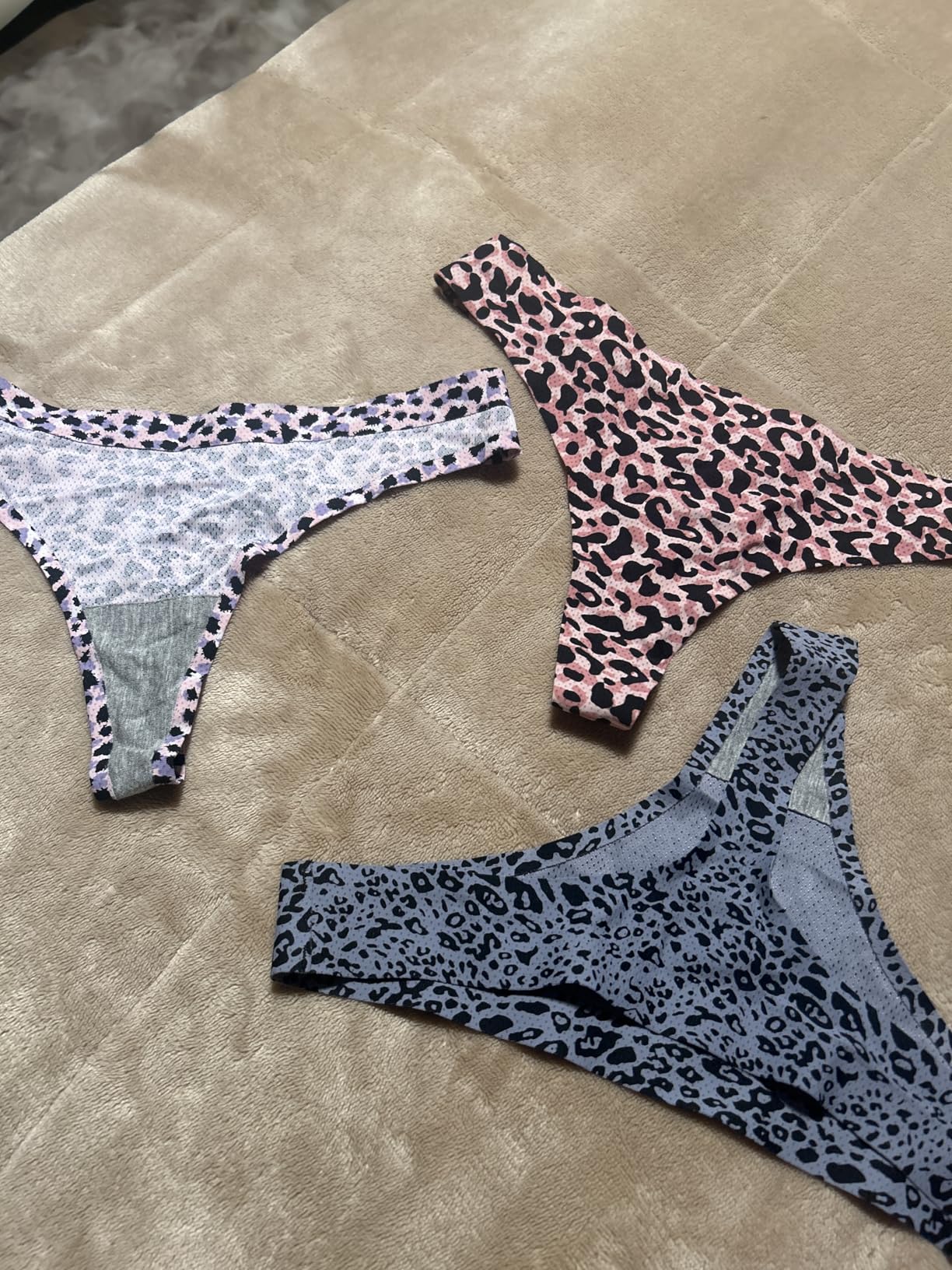 Seamless Women Underwear Thongs,No Show Ladies Thong,No Line Workout Breathable Comfortable Panties,Soft Undies,5-Pack customer photo 1