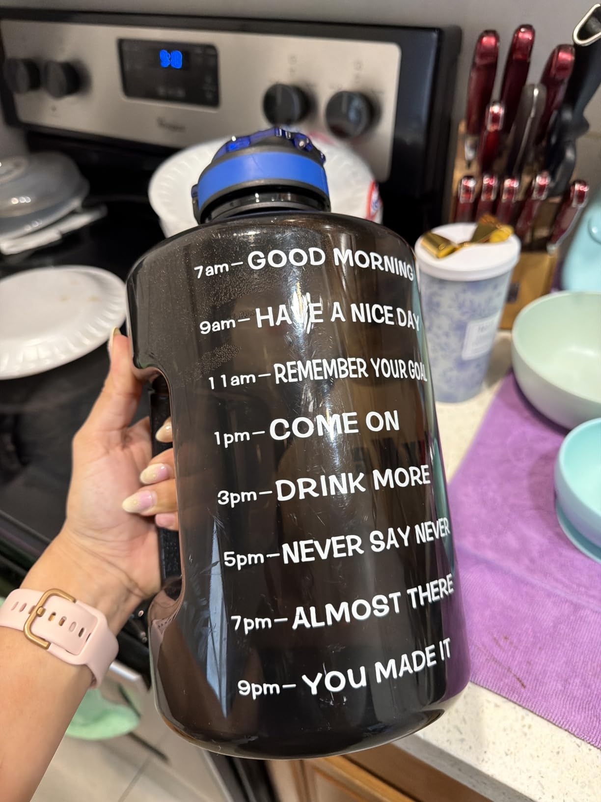 SLUXKE 1 Gallon Motivational Sports Water Bottle with Time Marker, BPA Free 128oz Leak Proof Jug, Black, Plastic, 128 ounces, Fitness, Sports, Outdoor Activities customer photo 1