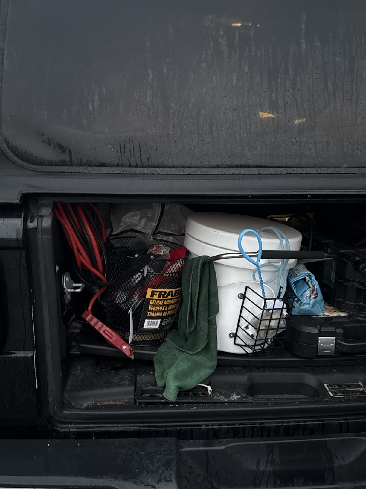 Mammoth Live Bait Bucket, Insulated Bait Bucket with 10 Quart Capacity, Great for Daily Trips and Fishing Tournaments customer photo 2