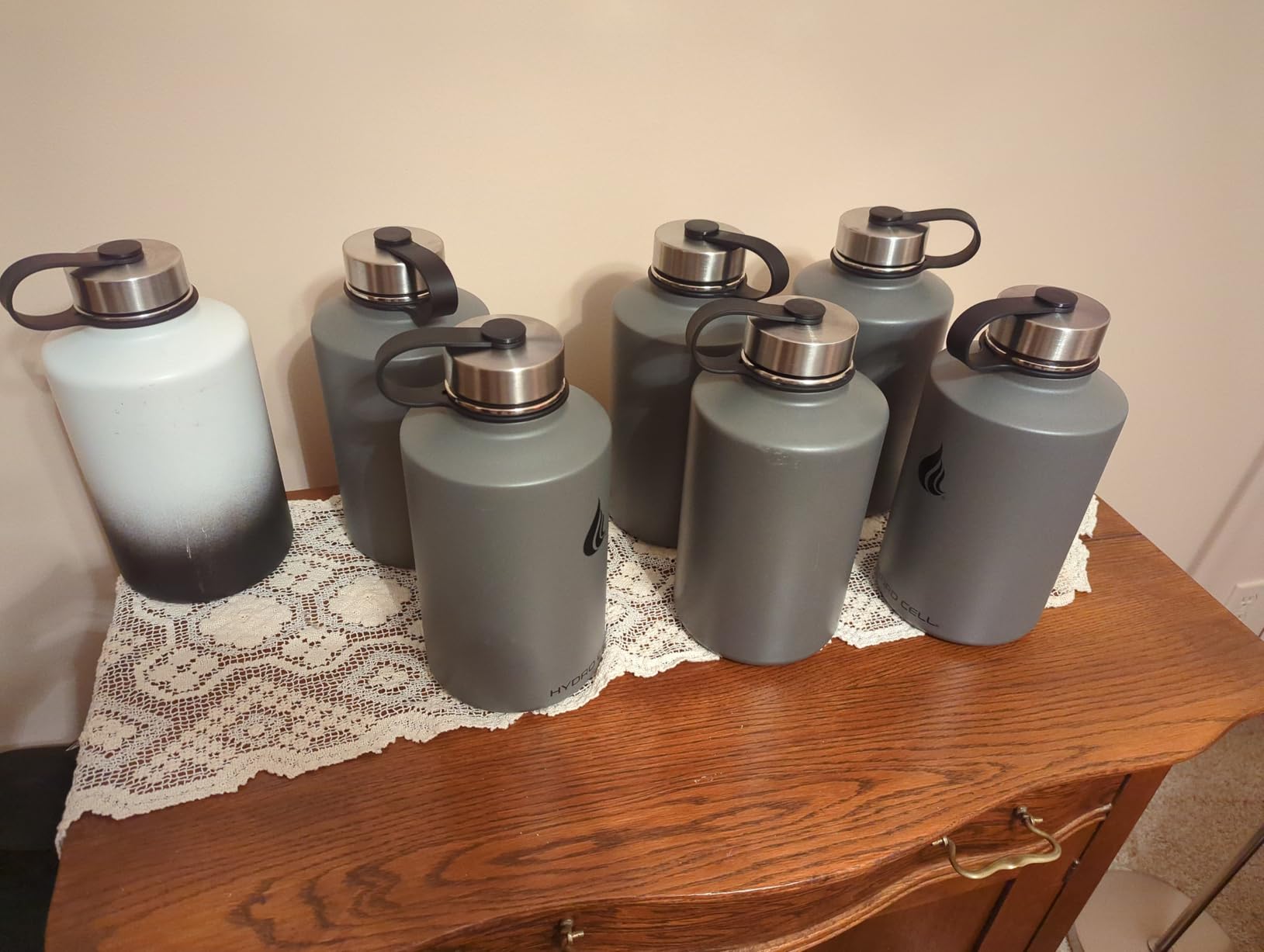 HYDRO CELL Stainless Steel Insulated Water Bottle with Straw - For Cold & Hot Drinks - Metal Vacuum Flask with Screw Cap and Modern Leakproof Sport Thermos for Adults (Graphite 32oz) customer photo 1