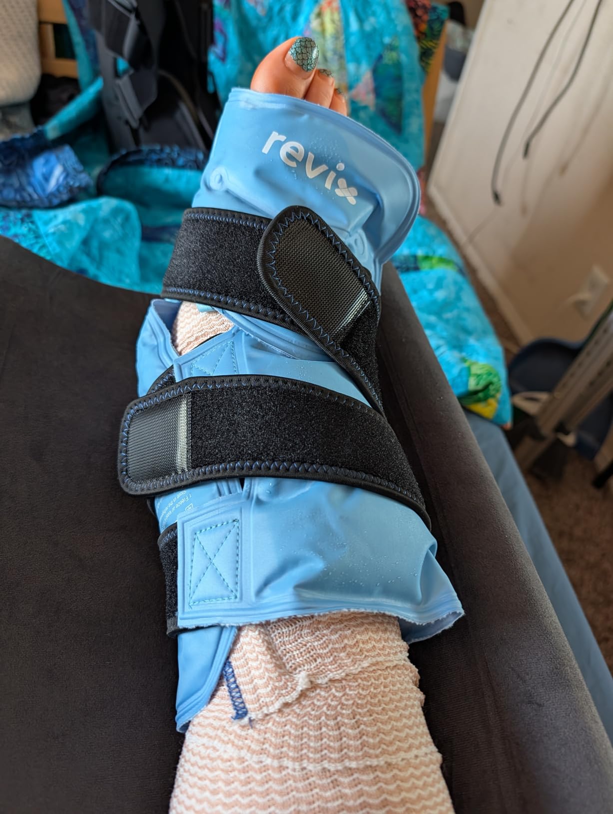 REVIX Ankle Ice Pack Wrap for Foot Pain Relief and Feet Injuries, Reusable Gel Ice Cold Packs for Achilles Tendonitis, Plantar Fasciitis, Sprained Ankles and Heels customer photo 1