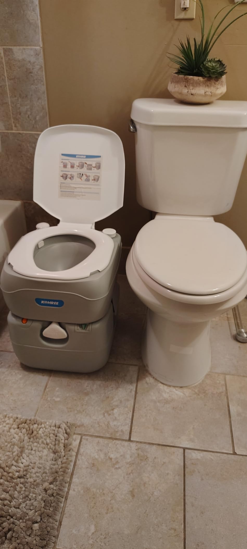Kohree Portable RV Toilet, Camping Toilet Porta Potty, 5.8 Gallon Detachable Waste Tank, Indoor Outdoor Leak-Proof Toilet with Level Indicator, for Adults Home Use, RV Travel, Boat and Trips customer photo 1