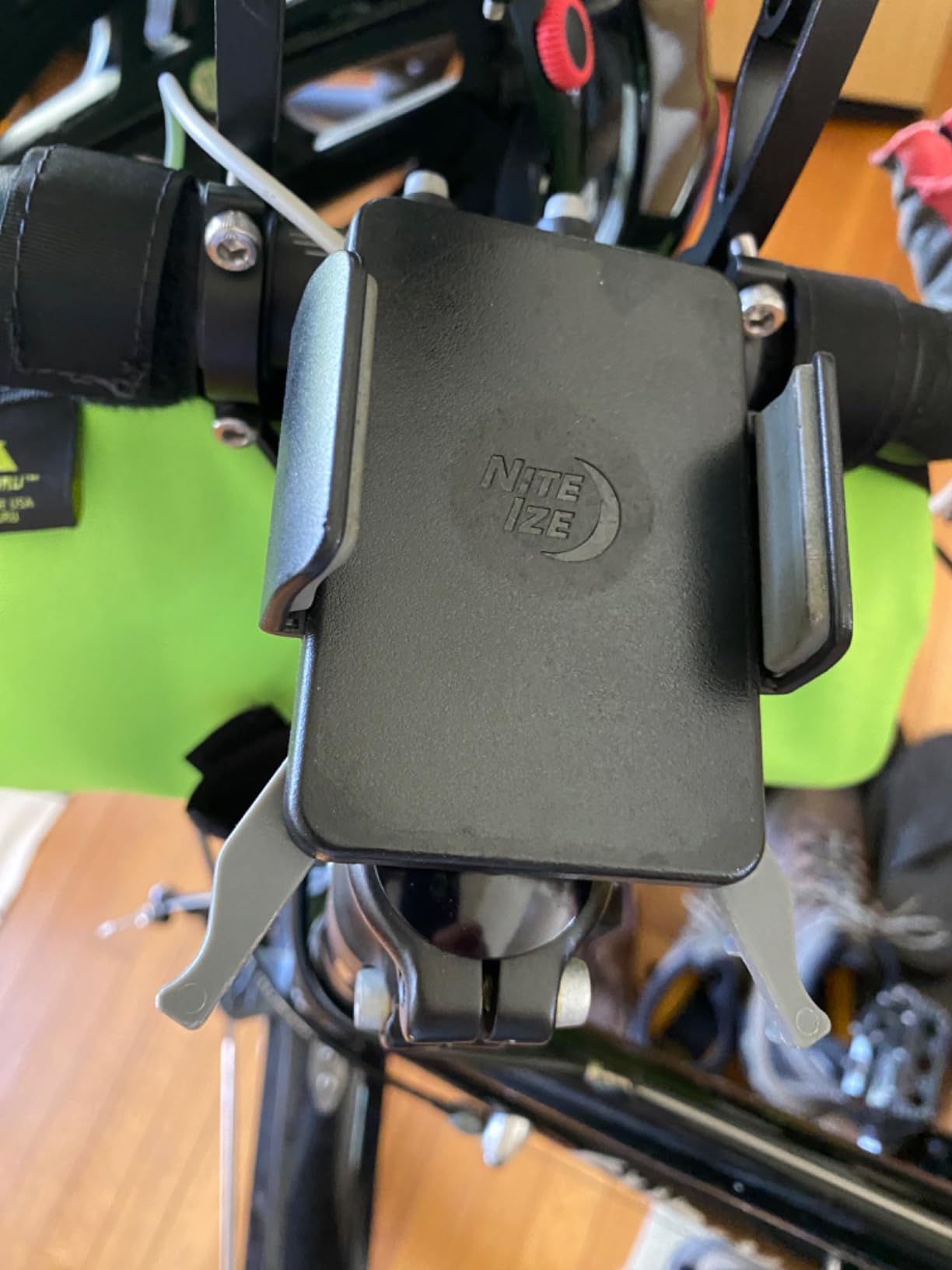 Nite Ize Squeeze Rotating Smartphone Bar Mount, Universal Bike Phone Holder For Bar or Stem, Compatible With MagSafe iPhone 12 Pro Max/Mini/Galaxy/Edge/Google Pixel and more customer photo 1